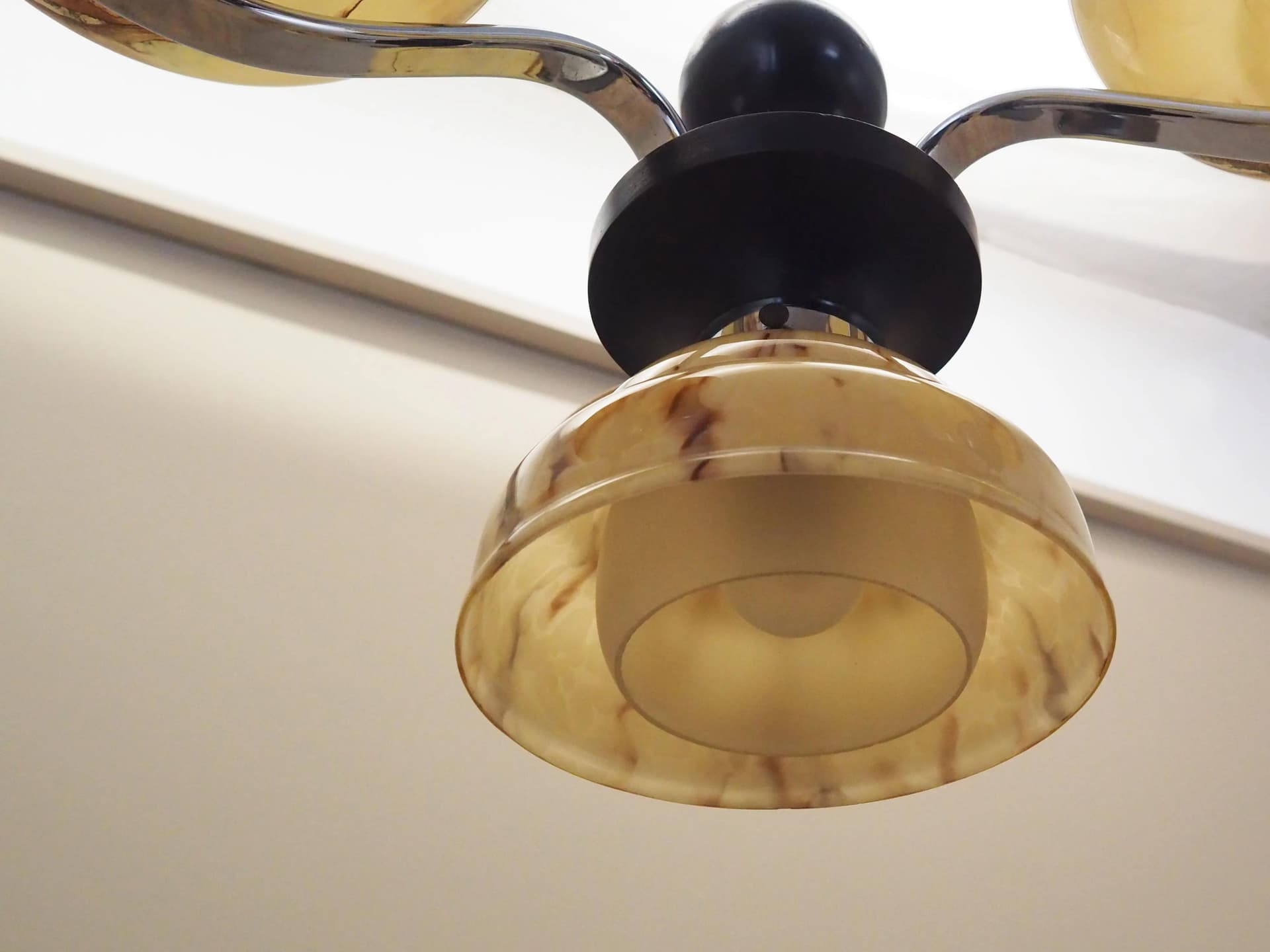 Żyrandol, mid-century modern, beżowy, szkło, metal, Dania, lata 70. - 32593