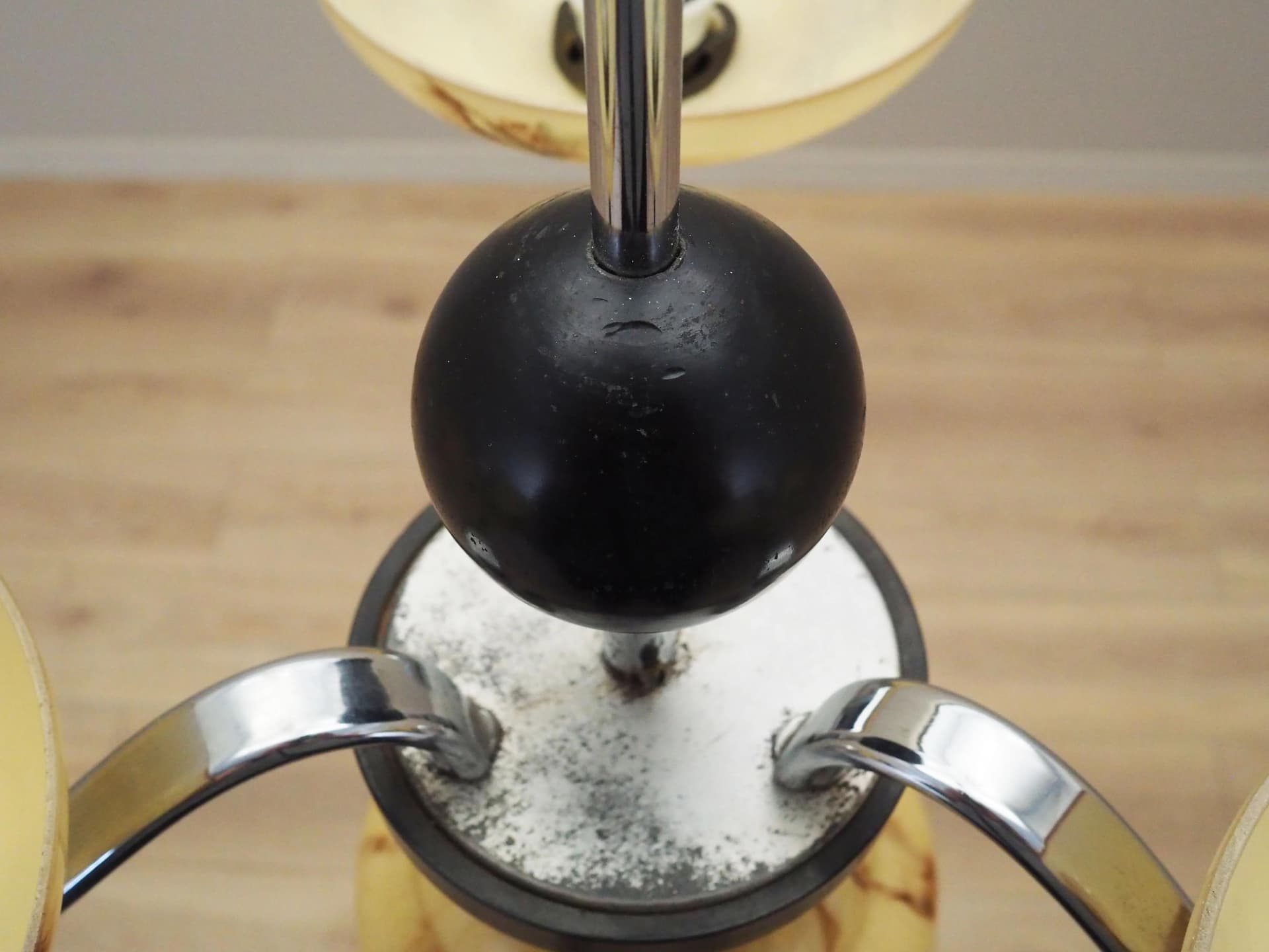 Żyrandol, mid-century modern, beżowy, szkło, metal, Dania, lata 70. - 32590