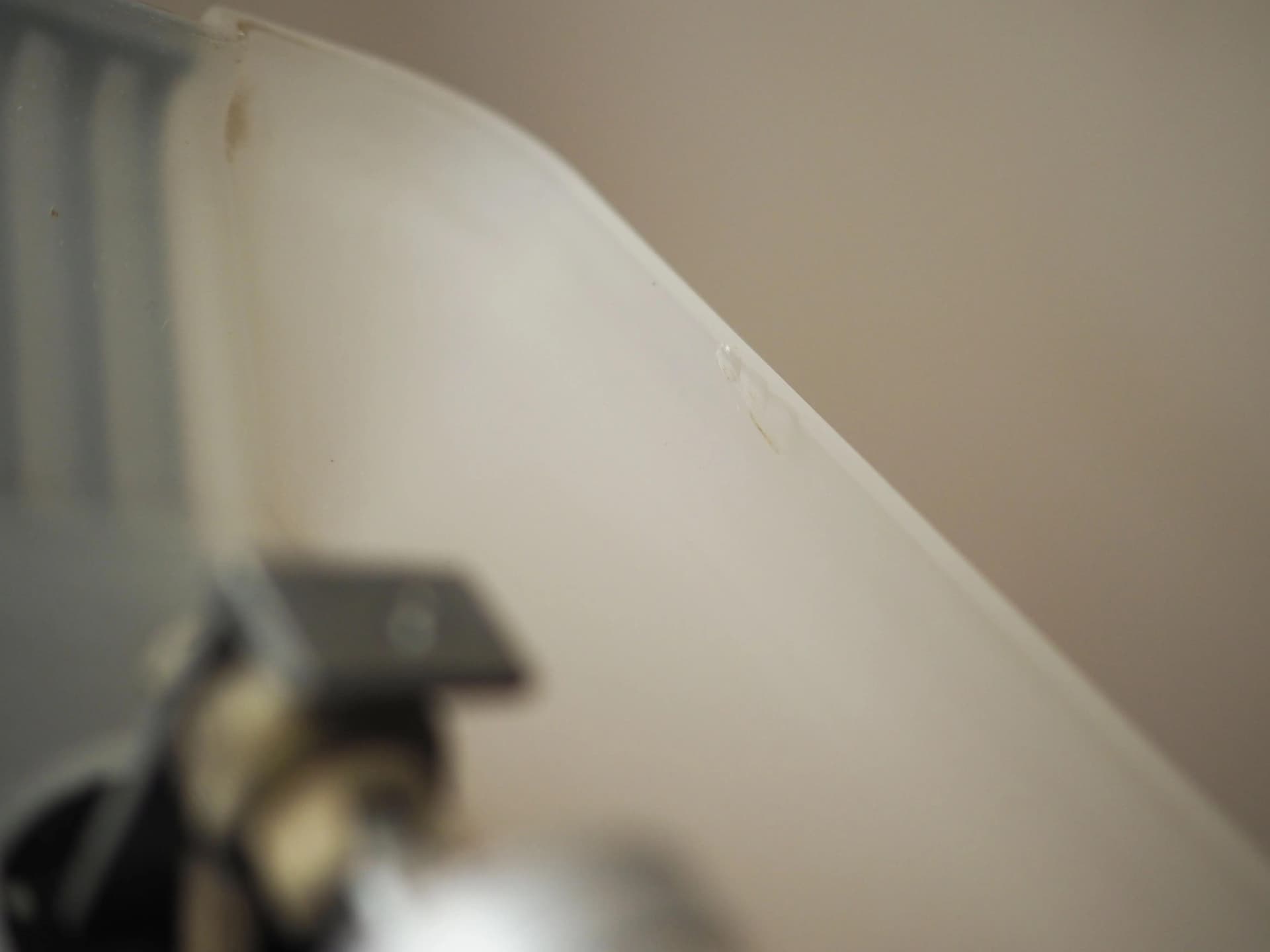 Lampa podłogowa, minimalizm, metal czarny, szkło, Włochy, lata 70. - 32735