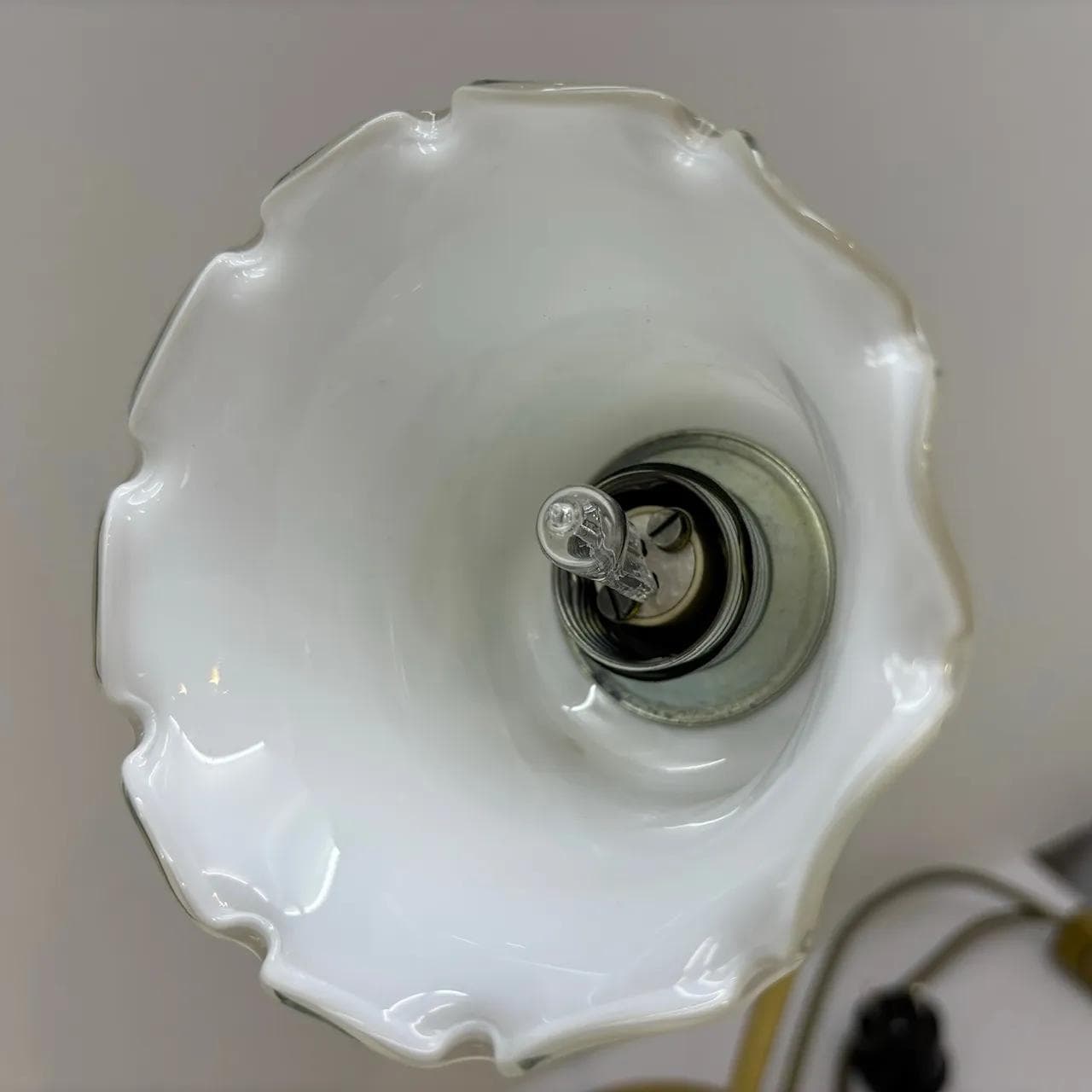 Lampka nocna, złoty metal, szkło białe, Schröder&Co, Niemcy, lata 70. - 32769