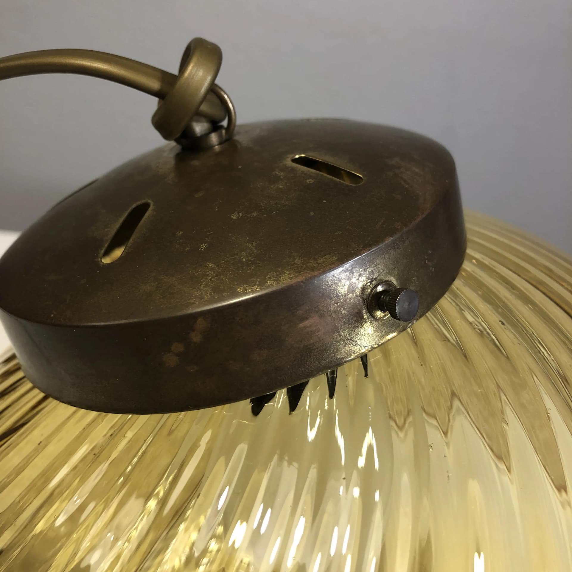 Lampa wisząca, szkło miodowy, mosiądz złoty, Niemcy, lata 50. - 32917