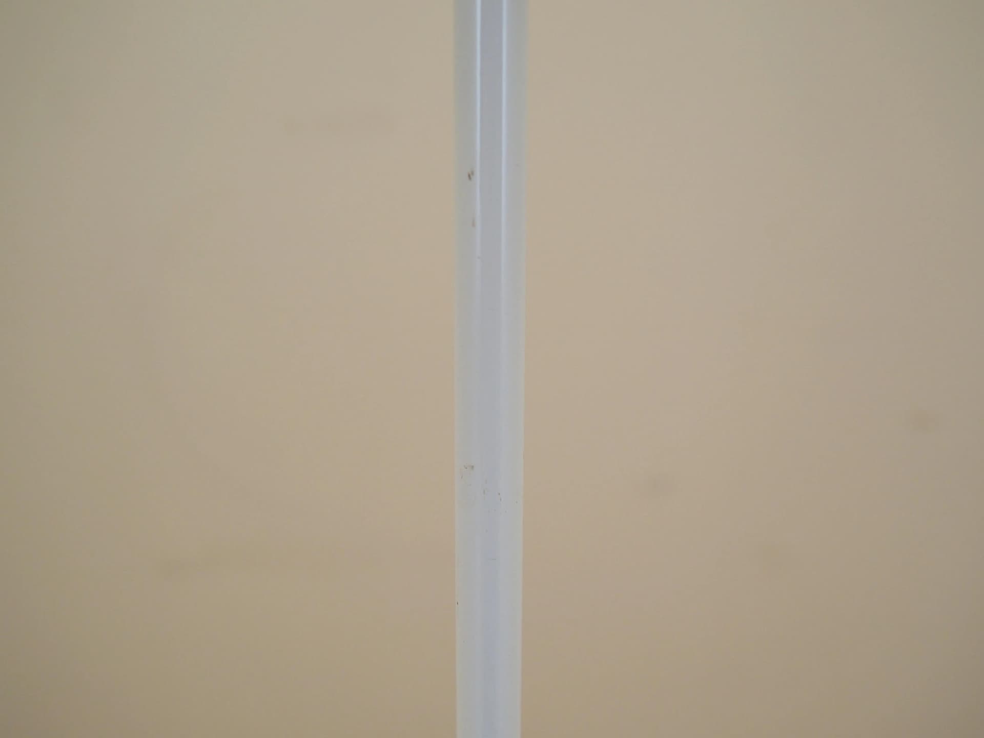 Lampa podłogowa, metal biały, Dania, lata 70. - 33525