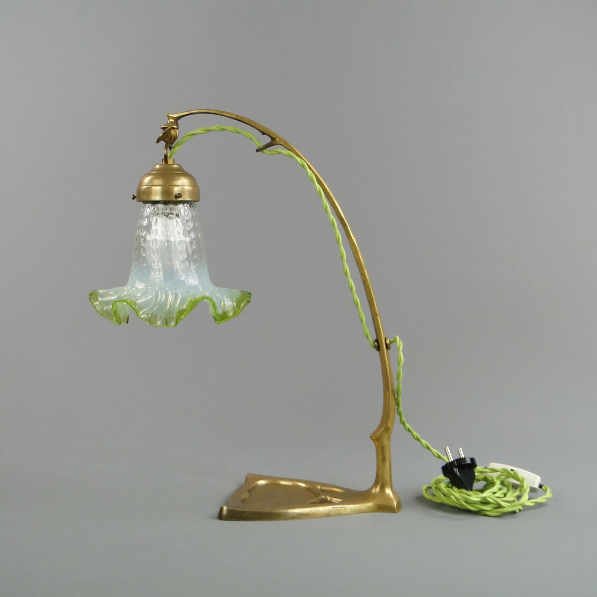 Lampa stołowa secesja, mosiądz, szkło zielony, Austria, początek XX w. - 33598