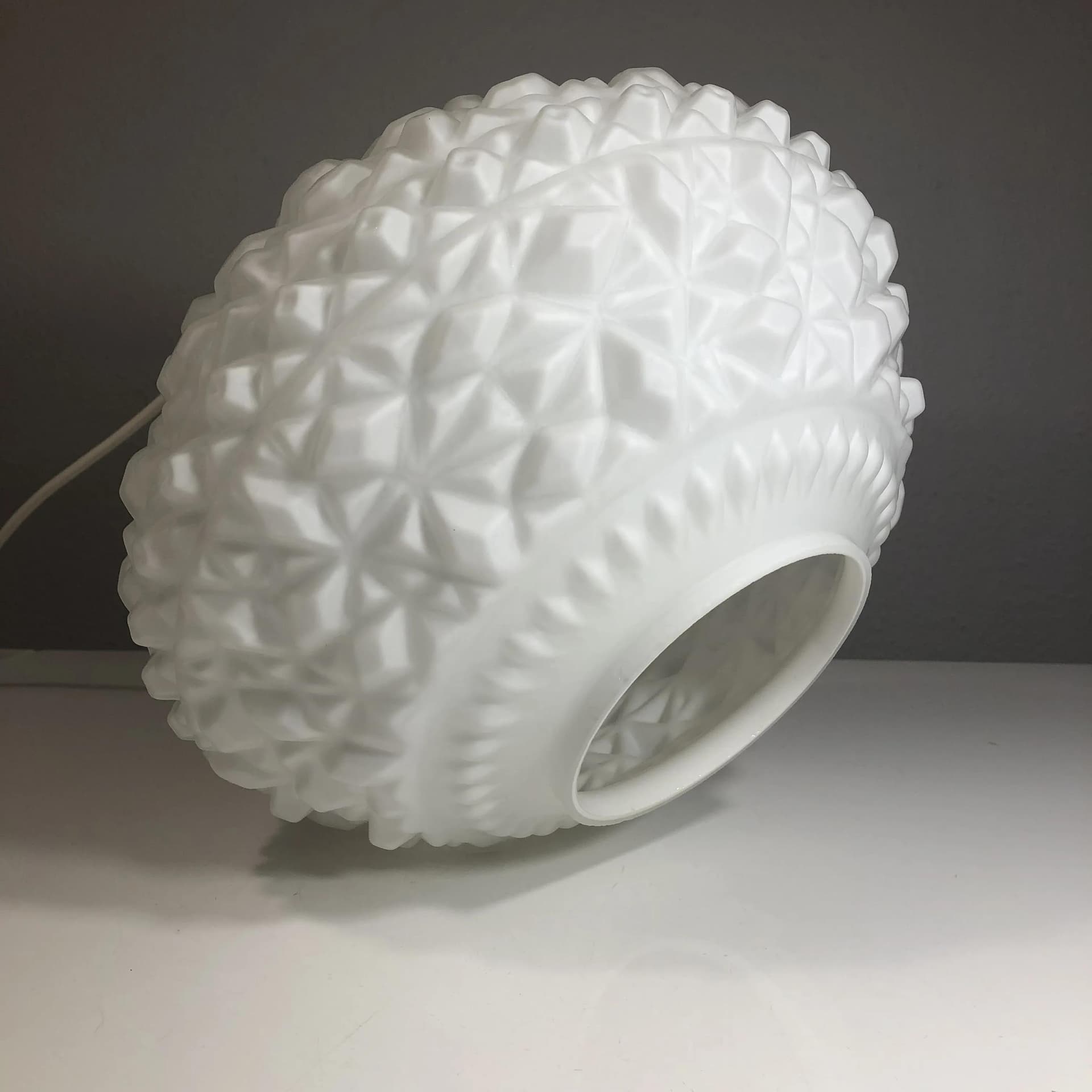 Lampa wisząca, szkło opalowe białe, bakelit biały, Niemcy, lata 70. - 33662