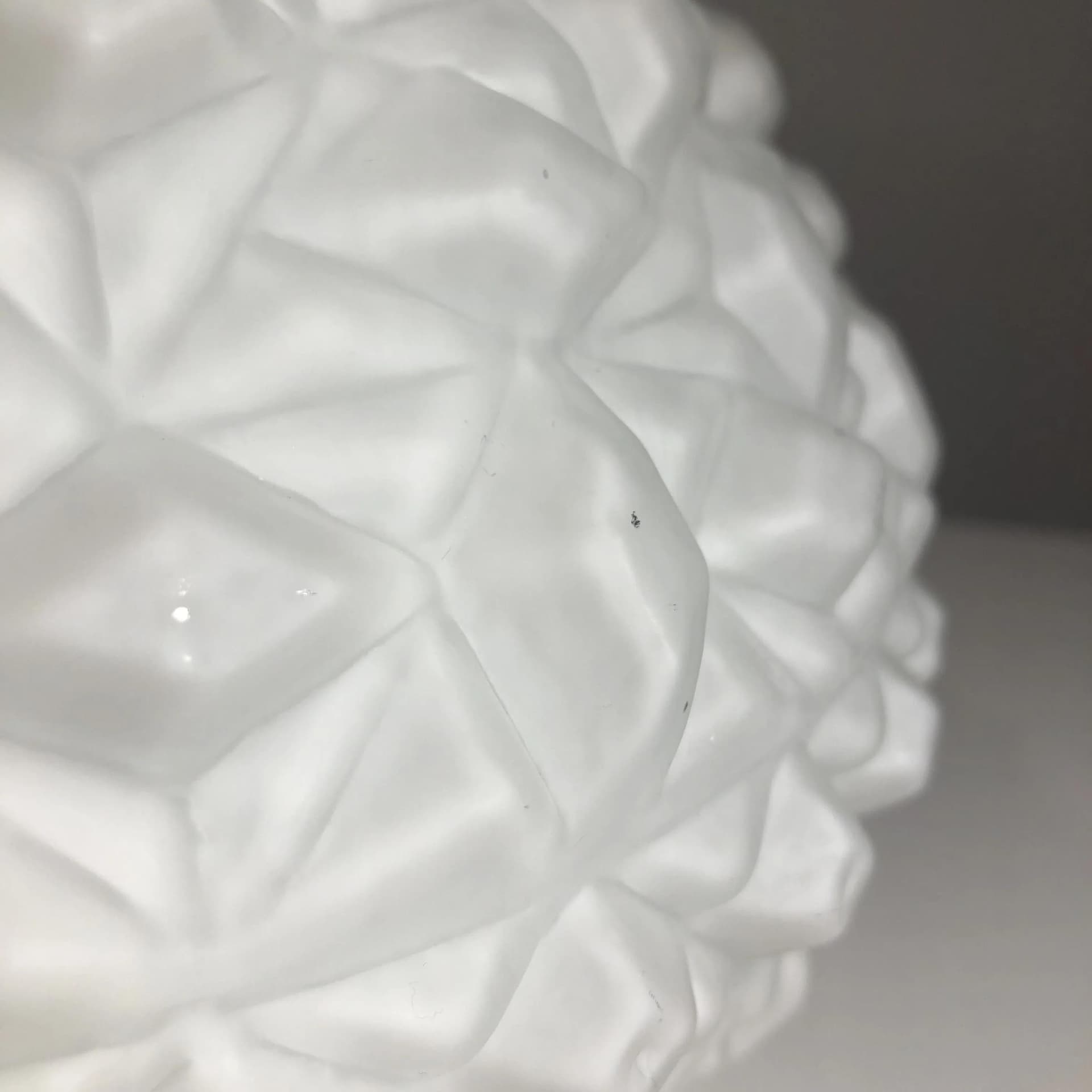 Lampa wisząca, szkło opalowe białe, bakelit biały, Niemcy, lata 70. - 33663