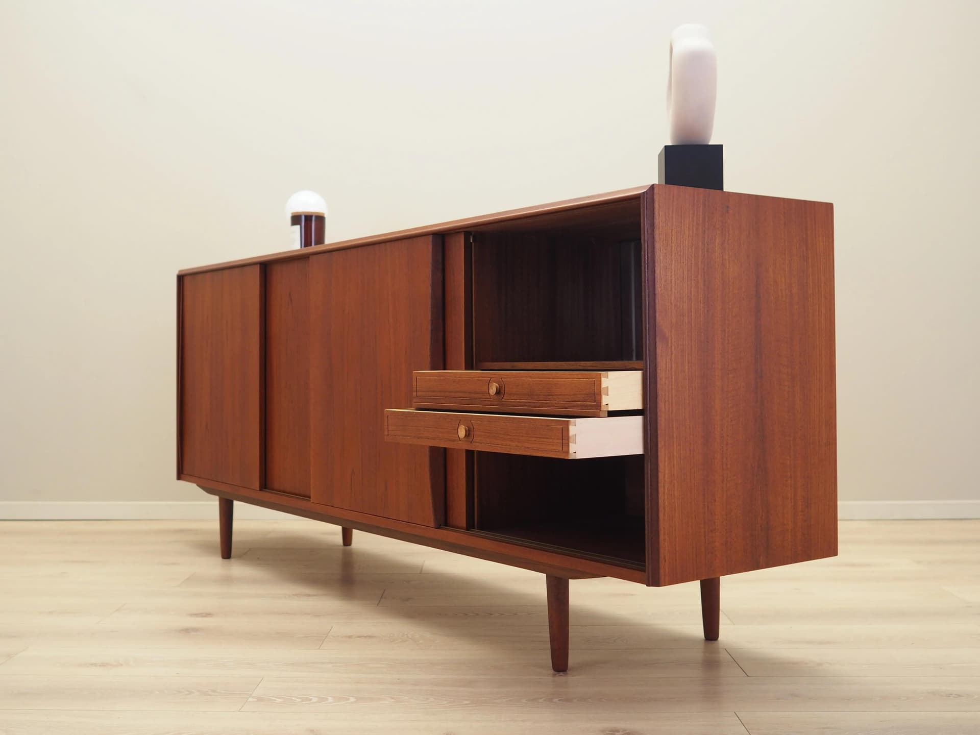 Sideboard, teak pomarańczowy, proj. E.W. Bach, Dania, lata 60. - 33788
