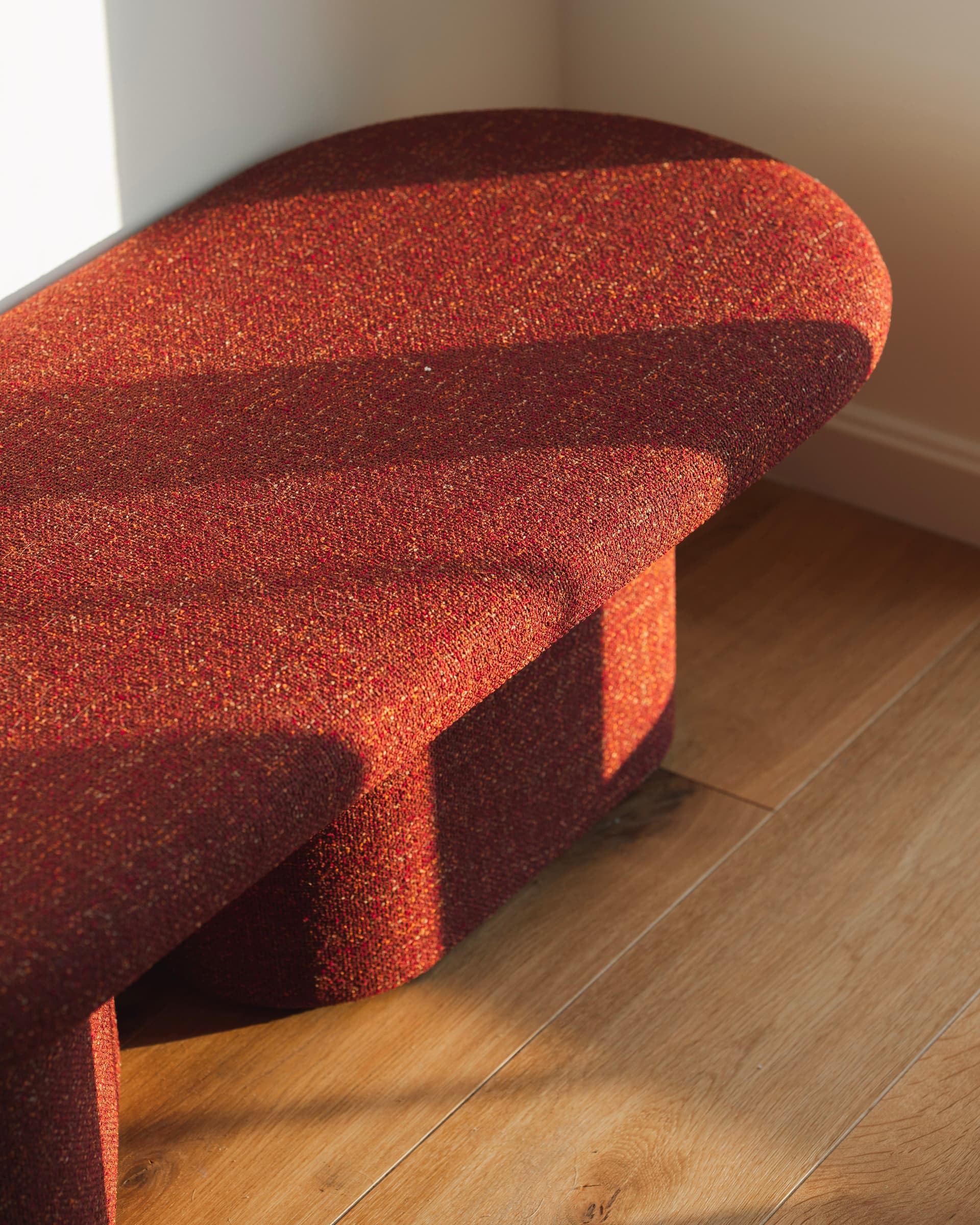 Ławka tapicerowana Ovo czerwony, Feum - 33908