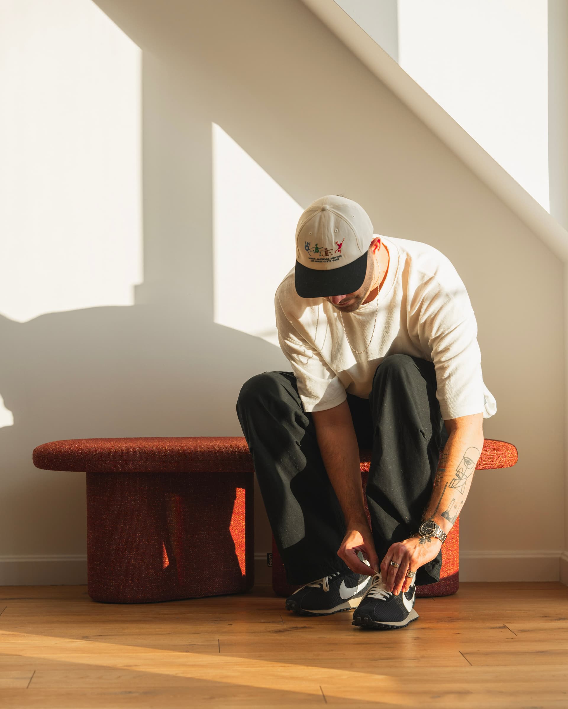 Ławka tapicerowana Ovo czerwony, Feum - 33909