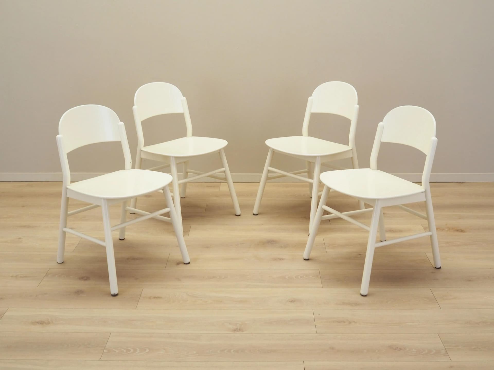 Komplet czterech krzeseł, buk ivory white, Włochy, lata 70. - 33756