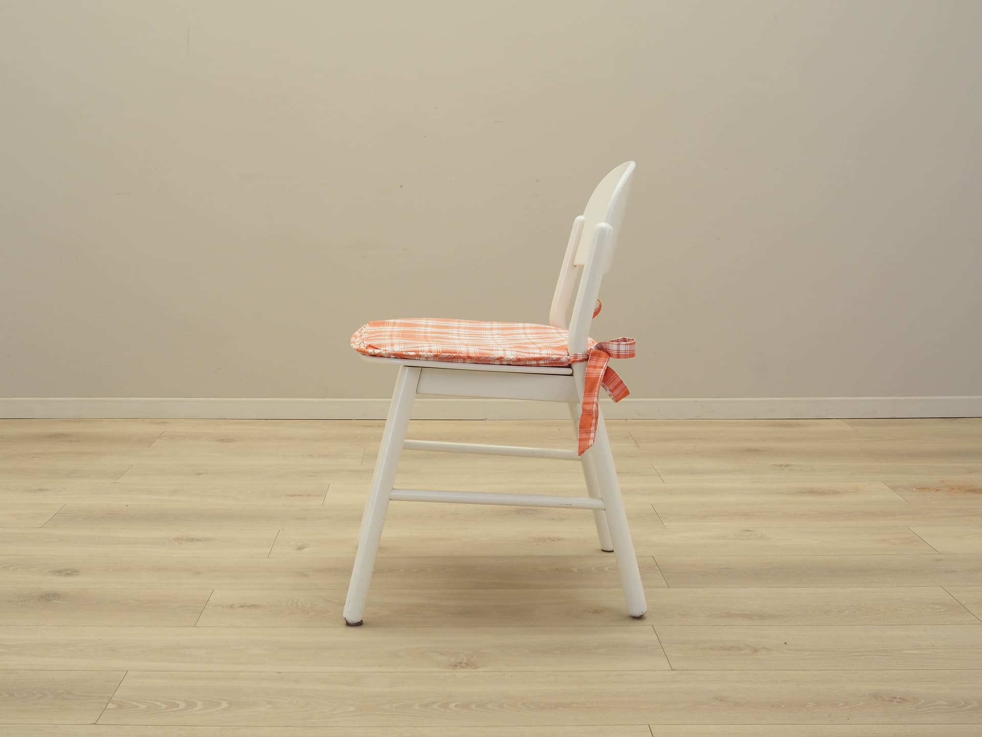 Komplet czterech krzeseł, buk ivory white, Włochy, lata 70. - 63793