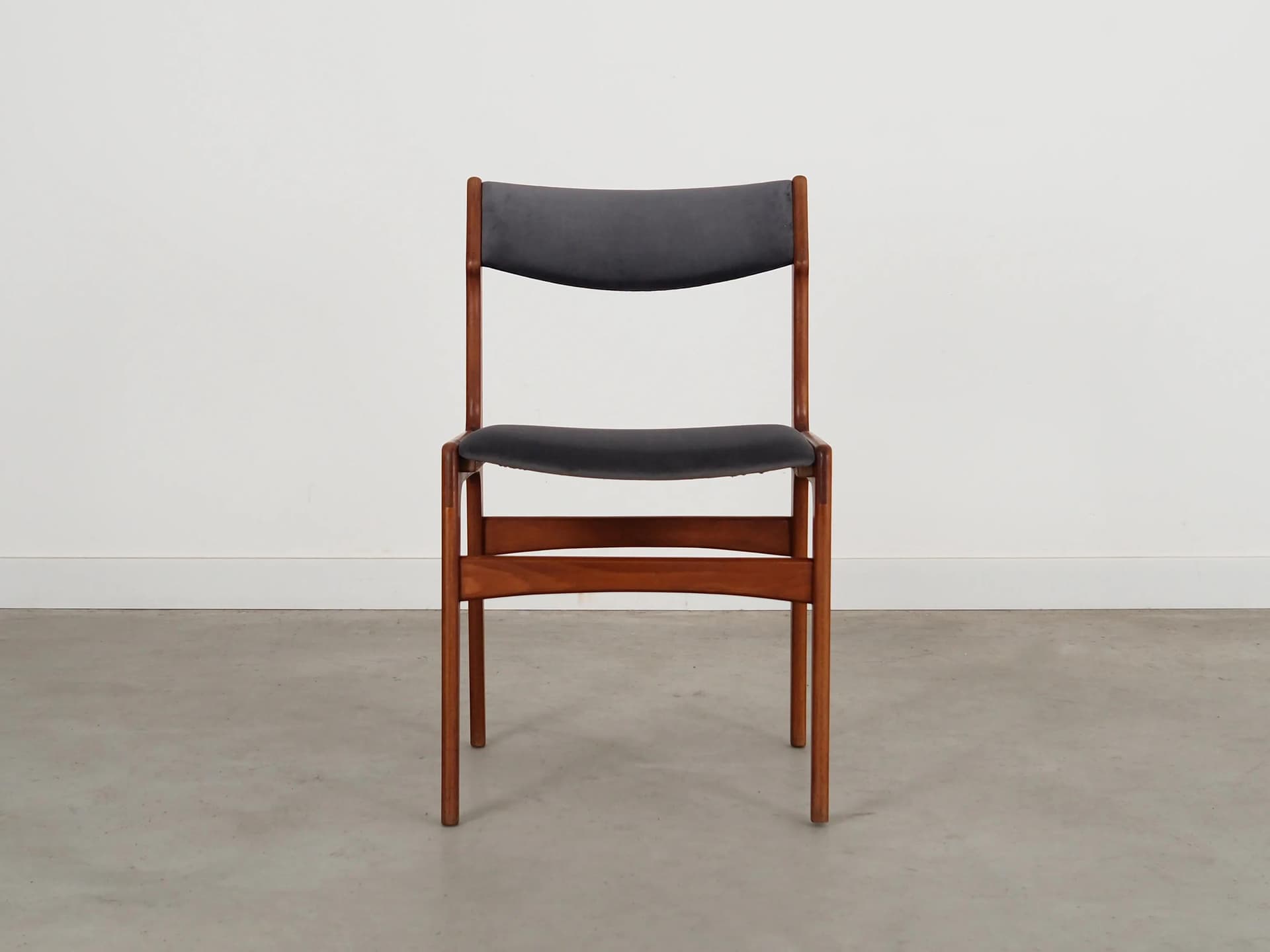 Komplet sześciu krzeseł, teak szary velvet, Dania, lata 60. - 34115