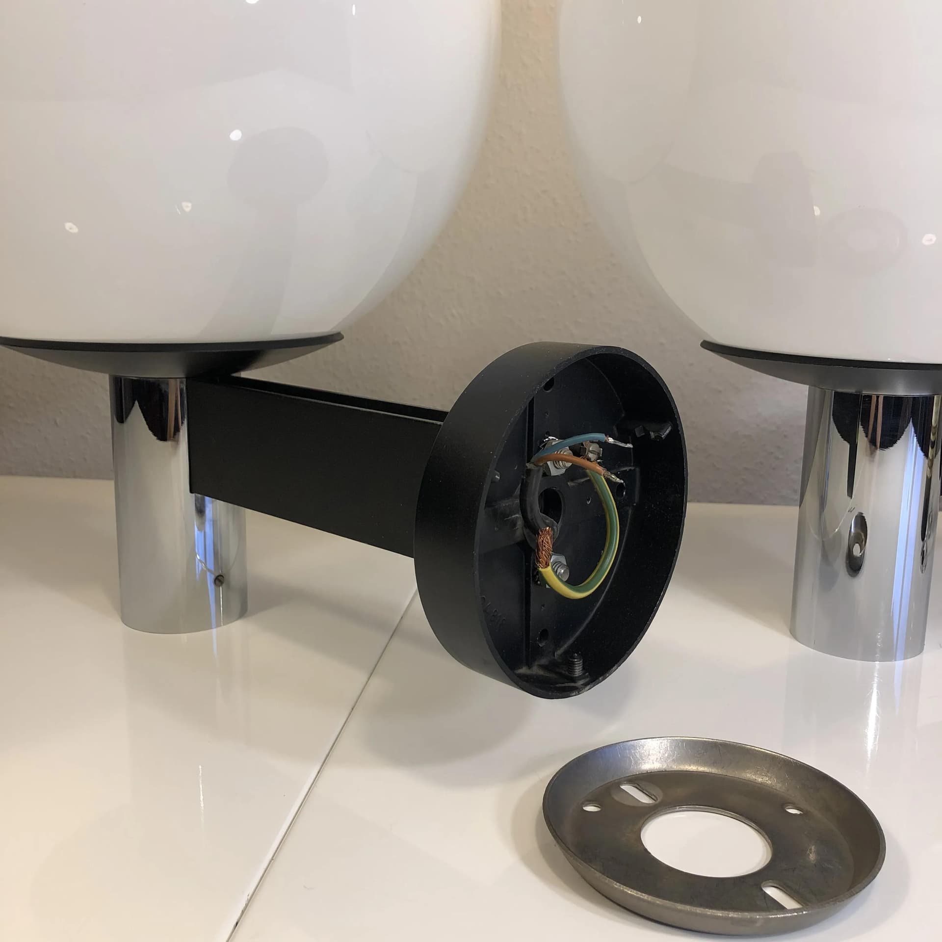 Para kinkietów, szkło opalowe białe, dla Limburg, Niemcy, lata 80. - 34160