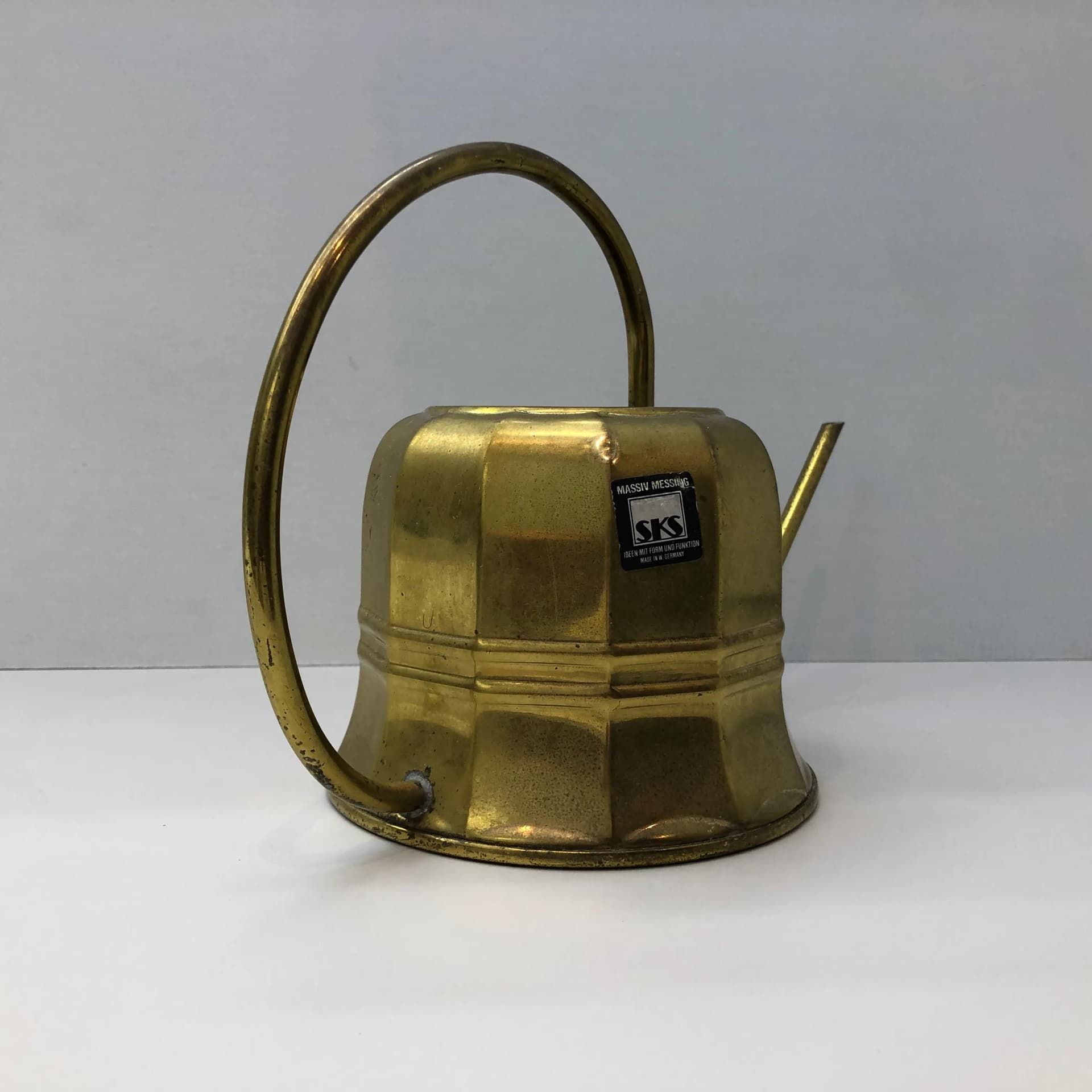 Watering can, golden brass, Germany, 1970s. - 34418