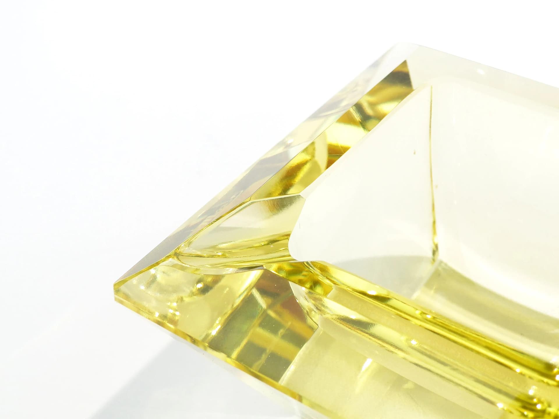 Popielniczka Art Deco, kryształ żółty, Moser, Czechy, lata 30. - 34693