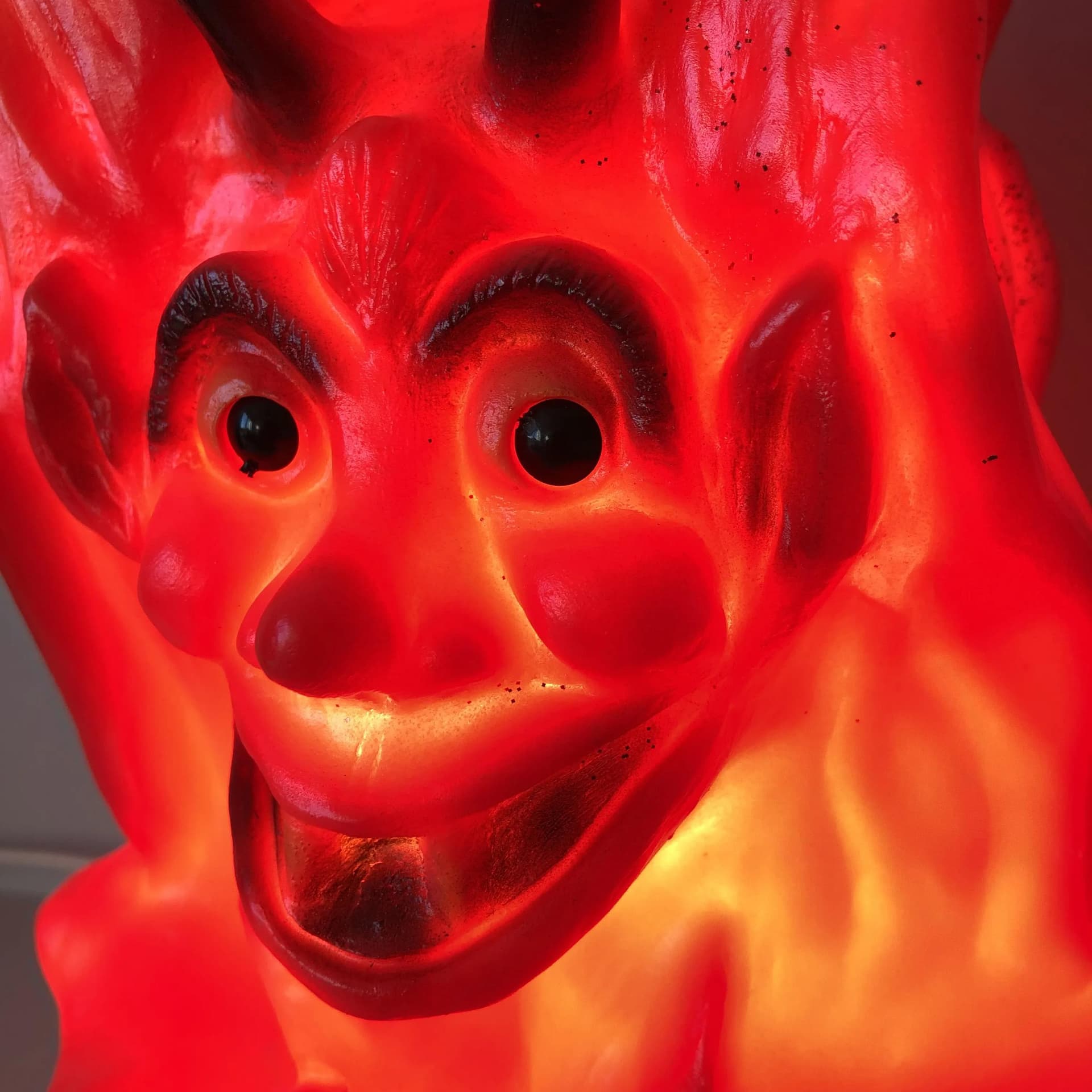 Lampka nocna Rakso Halloween, tworzywo sztuczne czerwony, Niemcy, lata 90. - 34609