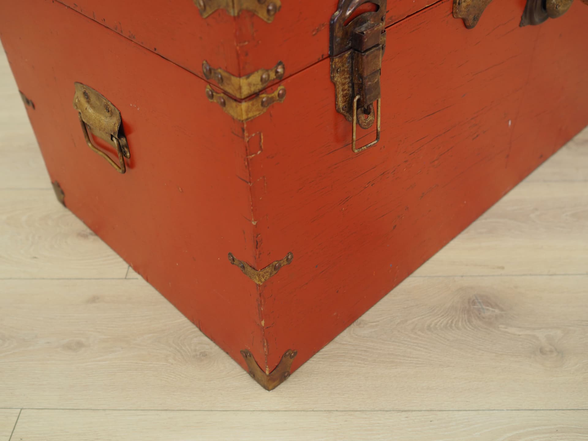 Skrzynia skandynawska, czerwona, sklejka, Dania, lata 50. - 63714