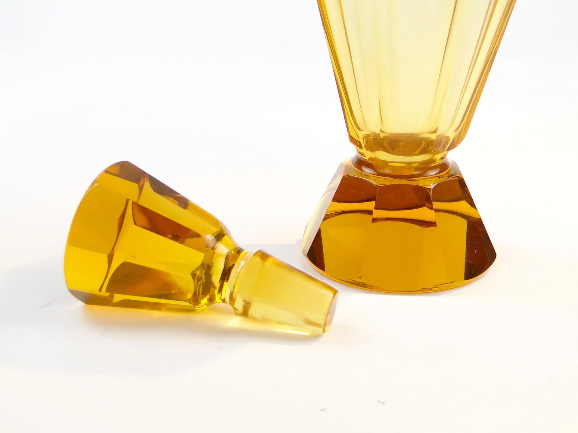 Karafka kryształowa pomarańczowa, Moser, Czechy, lata 30. - 34651