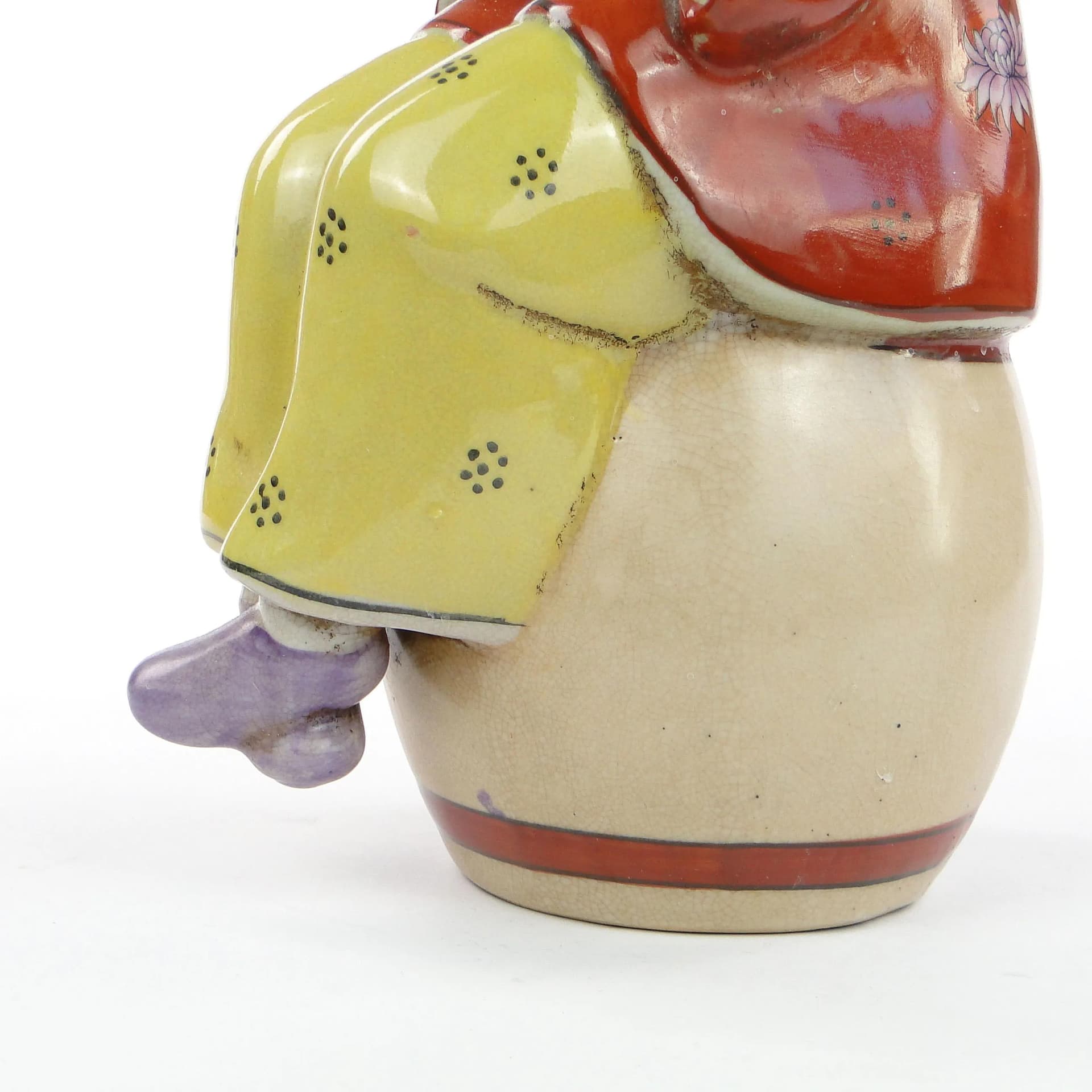 Figura dziewczynki z wachlarzem, ceramika multikolor, Chiny, lata 50. - 34854