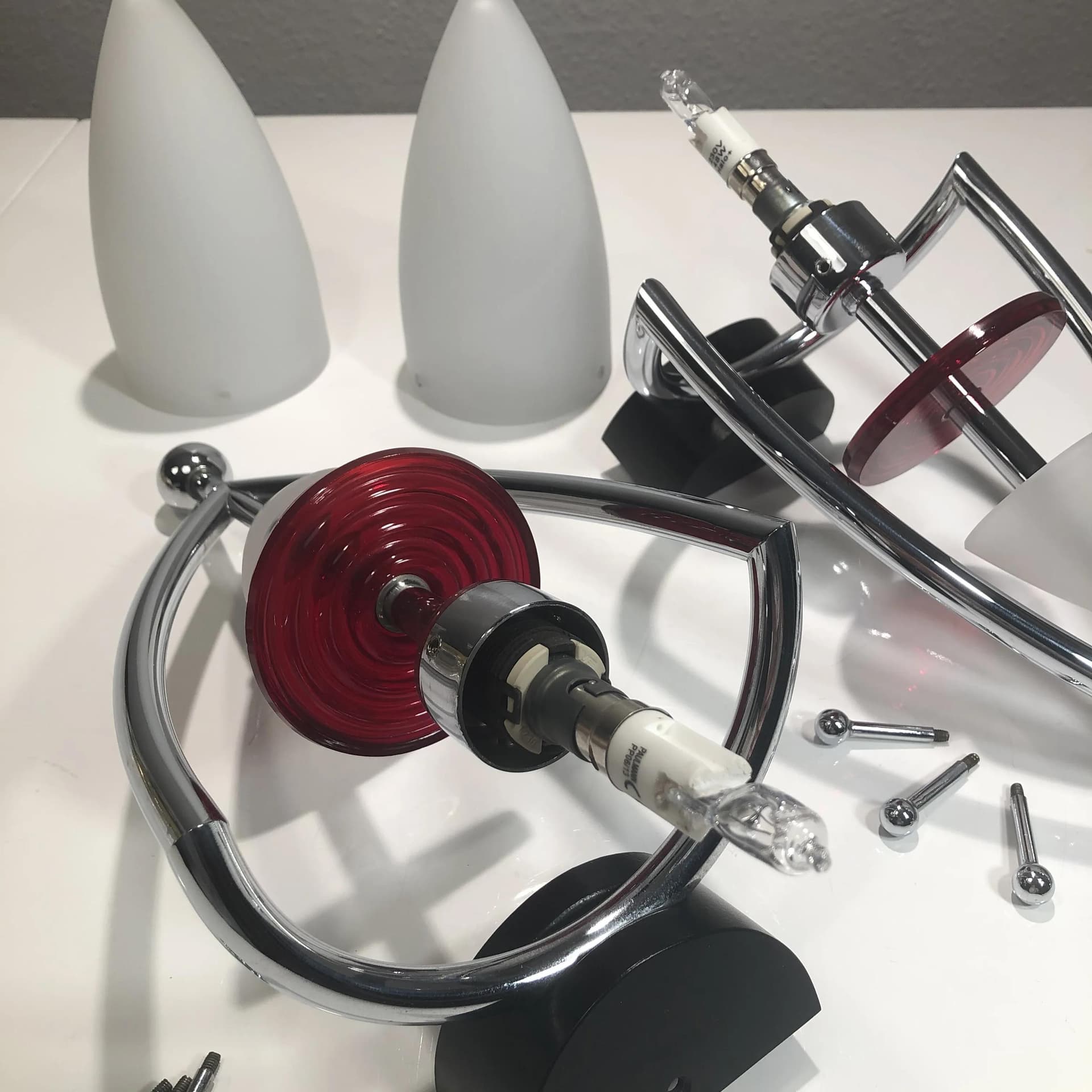 Para kinkietów postmodernistycznych, multikolor, chromowany mosiądz, szkło, Leola, Niemcy, lata 80. - 34958