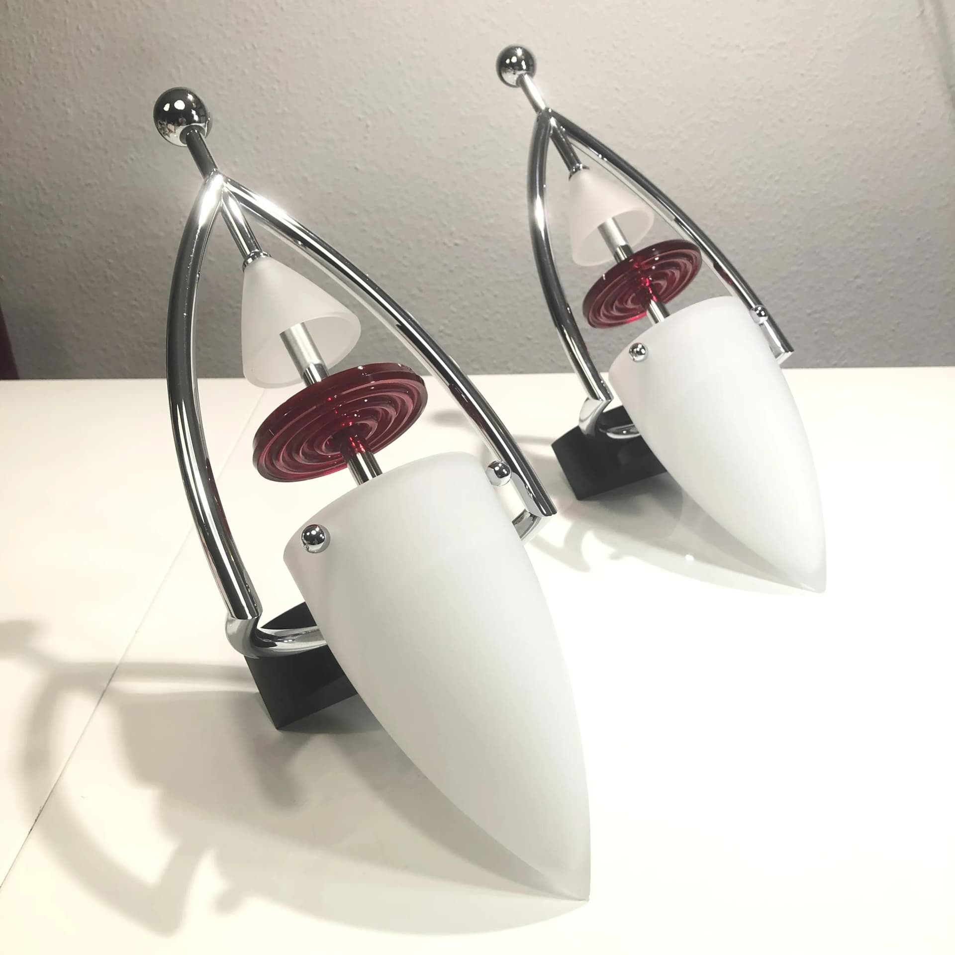 Para kinkietów postmodernistycznych, multikolor, chromowany mosiądz, szkło, Leola, Niemcy, lata 80. - 34956