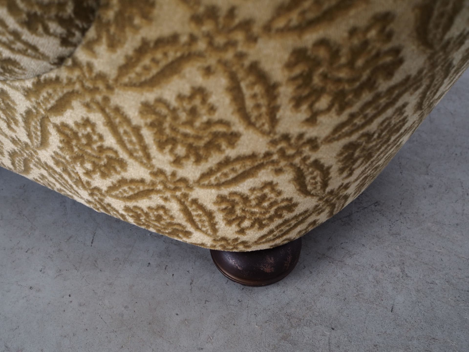 Lounge armchair, olive, velvet, Denmark, 1960s. - 63488