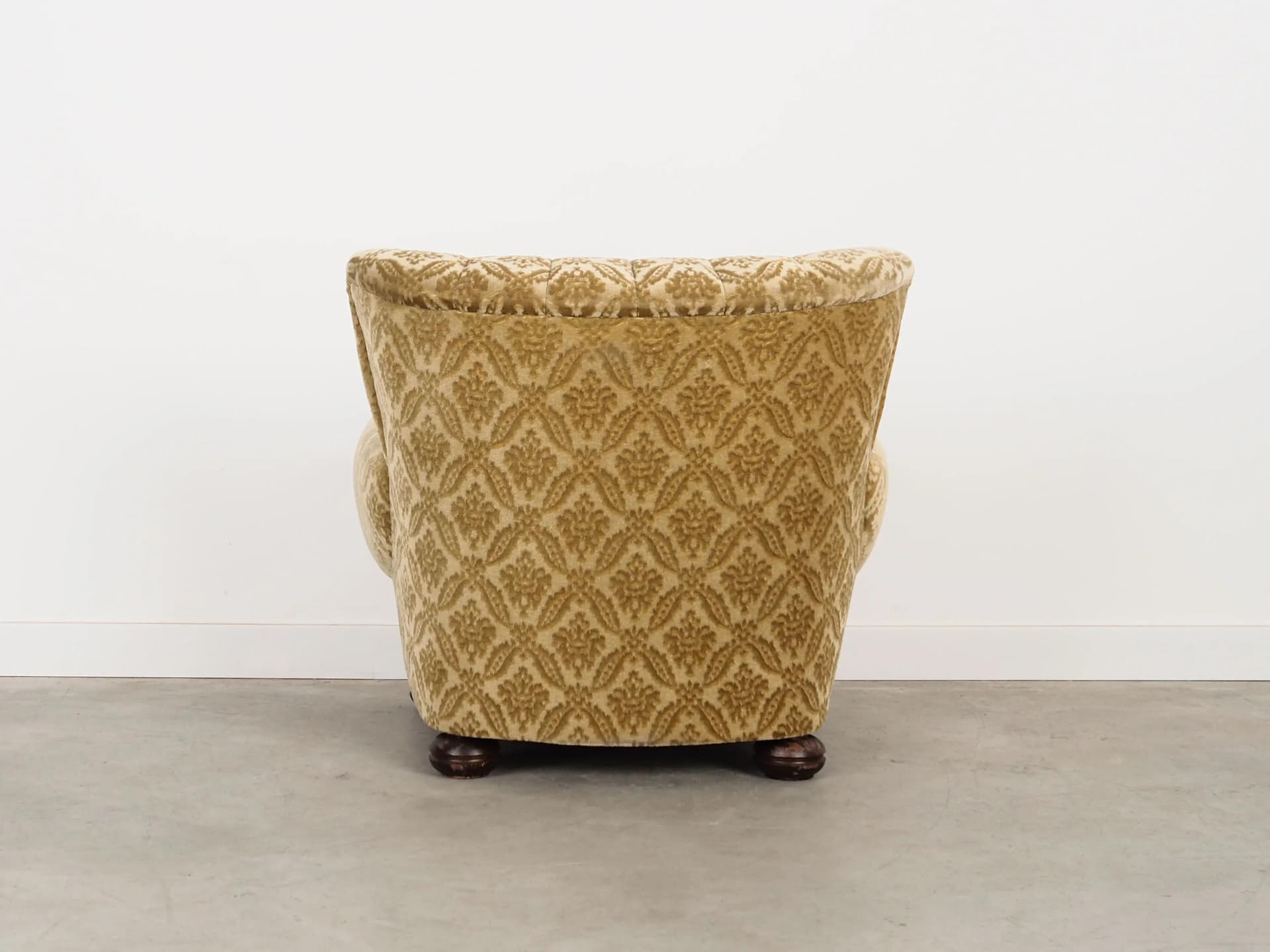 Lounge armchair, olive, velvet, Denmark, 1960s. - 35147