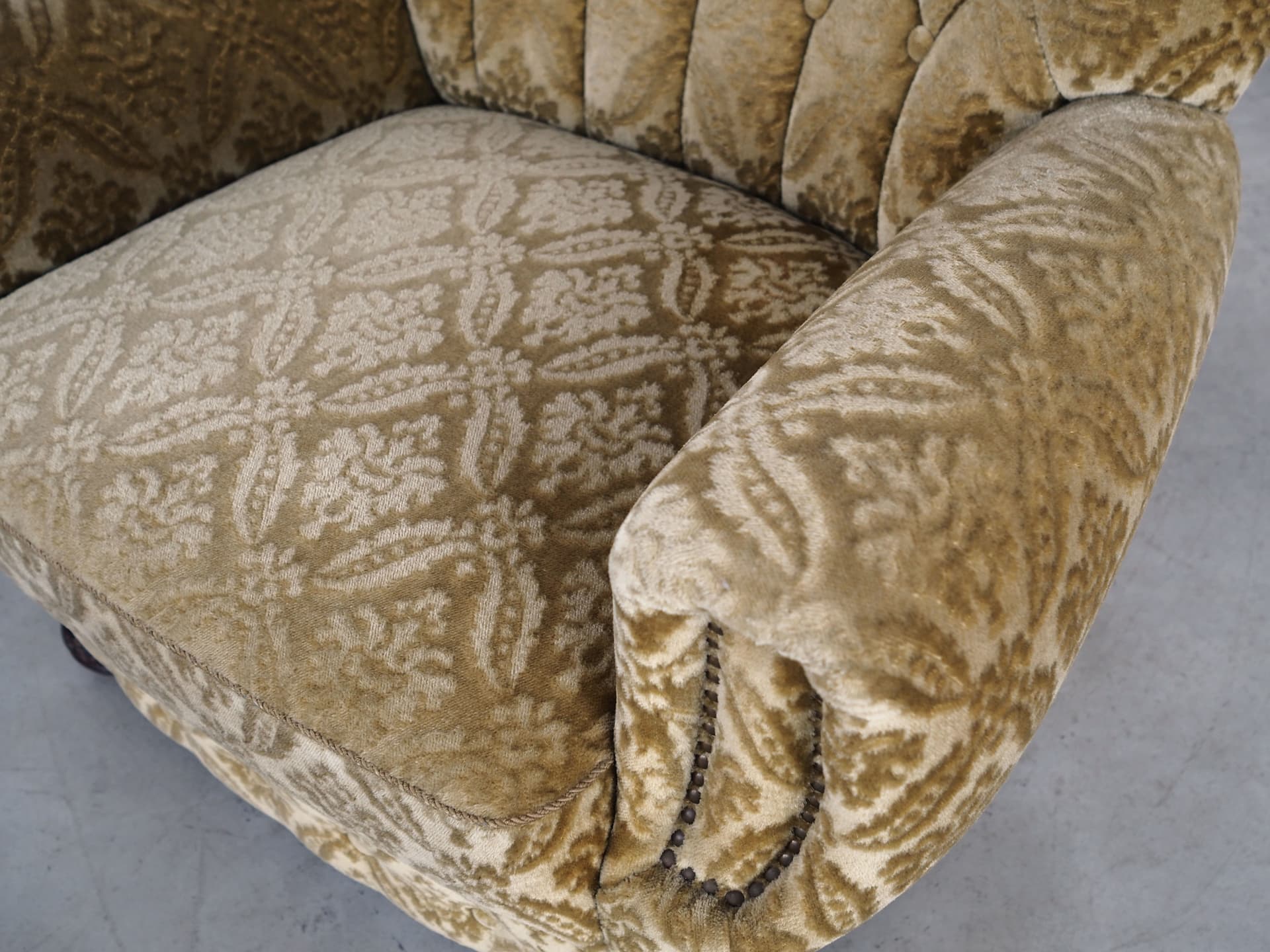 Lounge armchair, olive, velvet, Denmark, 1960s. - 63489