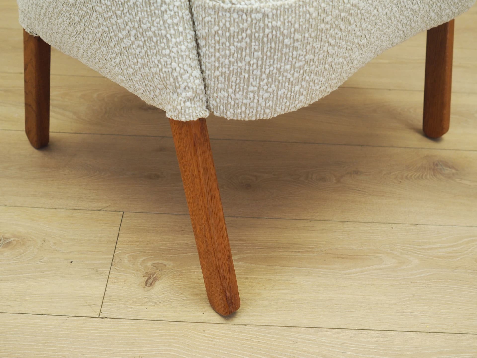 Fotel, kremowy, bouclé, dąb, teak, Dania, lata 70. - 63441