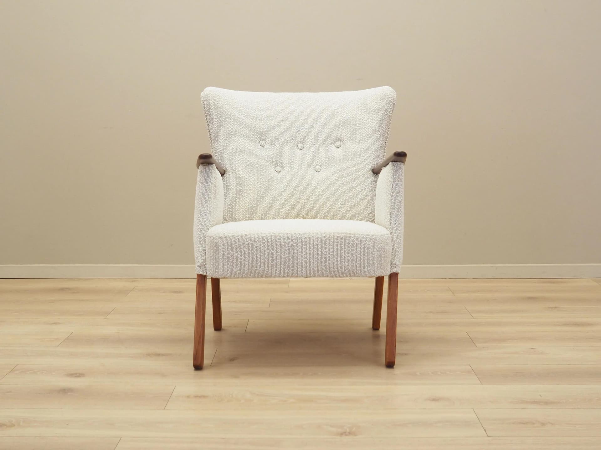 Fotel, kremowy, bouclé, dąb, teak, Dania, lata 70. - 35246