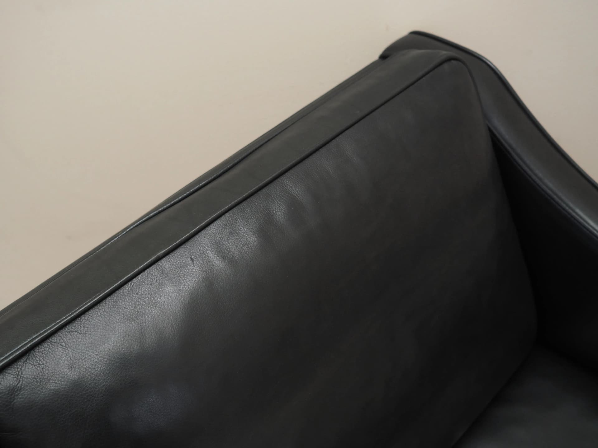Sofa, skóra czarna, Dania, lata 70. - 35211