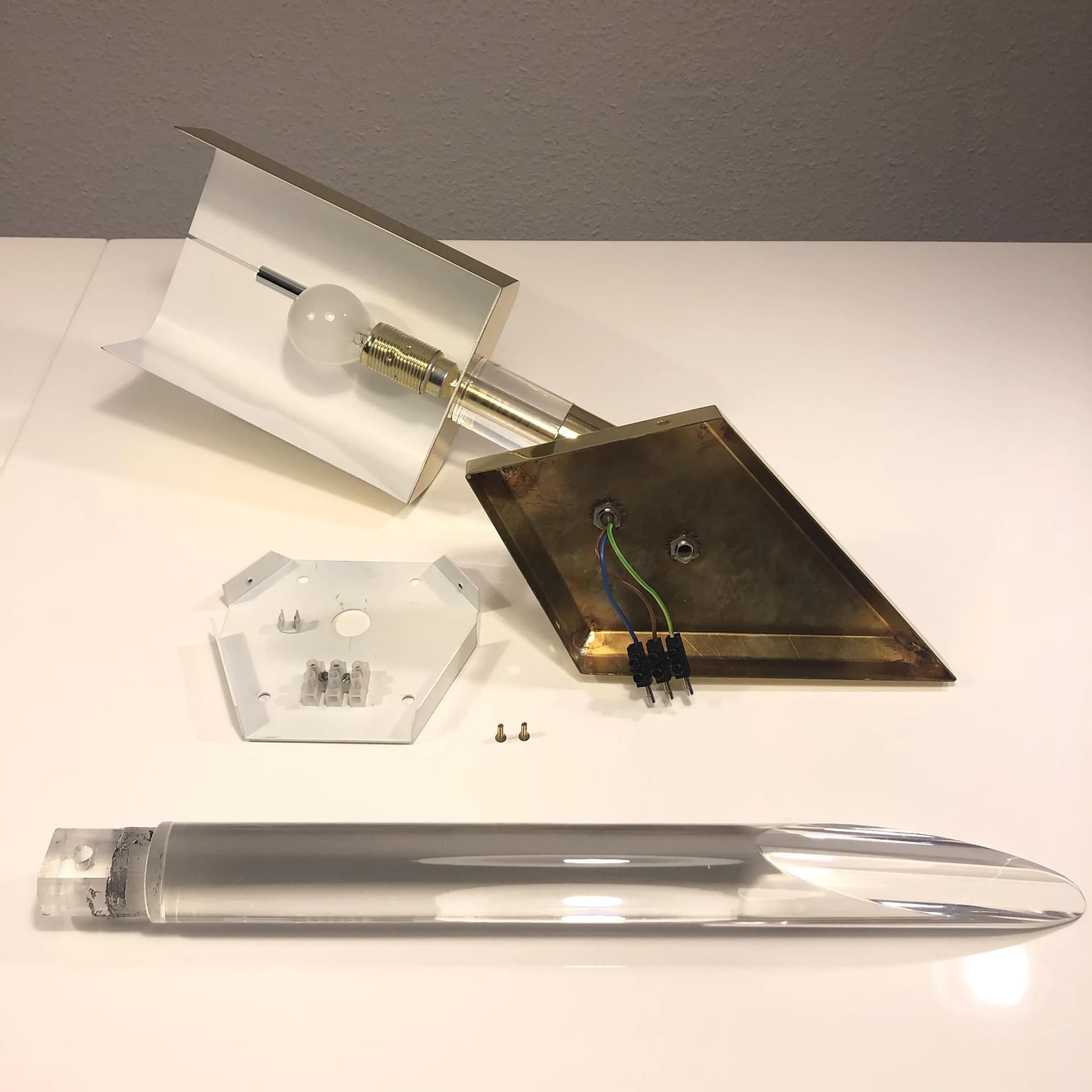 Kinkiet, złoty, mosiądz, akryl, Niemcy, lata 70. - 35311