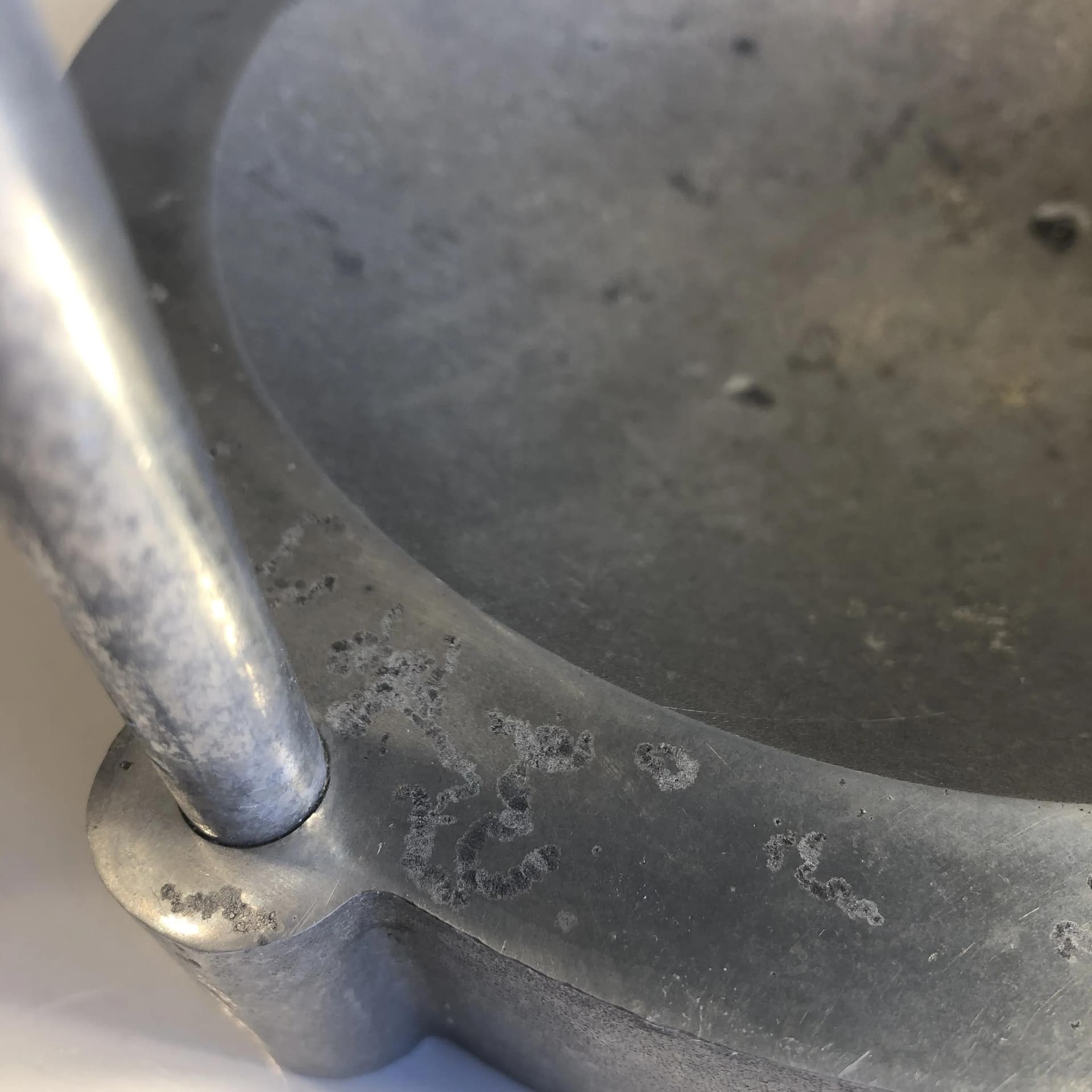 Parasolnik, aluminium srebrny, proj. C&E Magnusson, USA, lata 90. - 35675