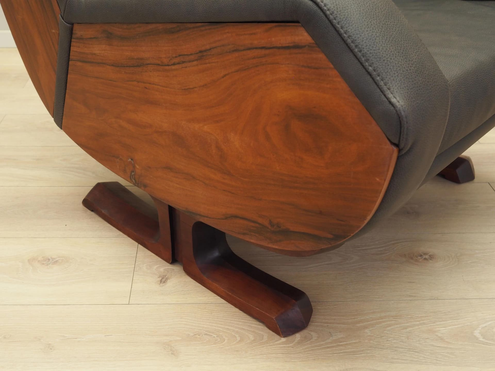 Armchair, brown, natural leather, walnut, Italy, 1970s - 35588