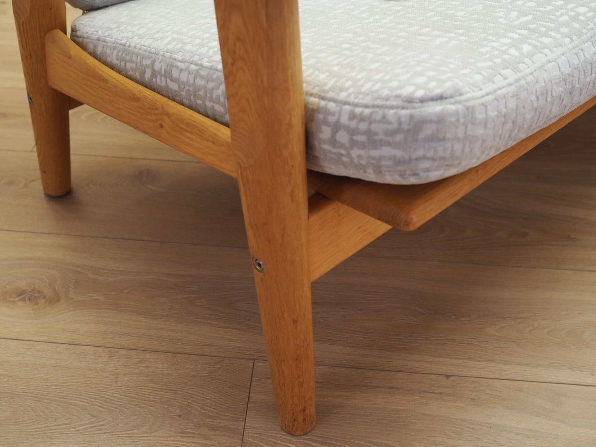 Sofa GE-530, dąb jasnoszary, proj. H. J. Wegner, Getama, Dania, lata 60. - 35765