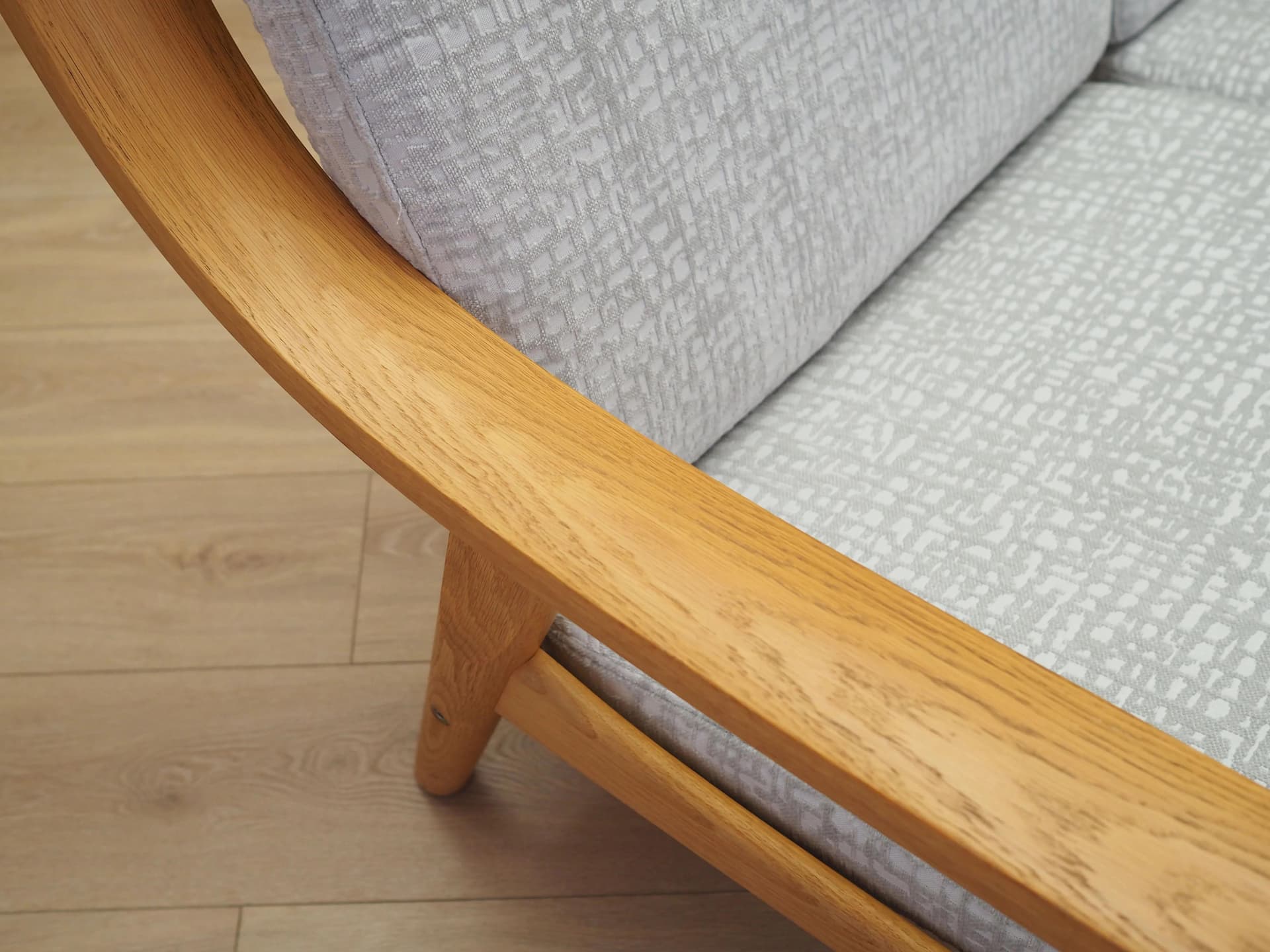 Sofa GE-530, dąb jasnoszary, proj. H. J. Wegner, Getama, Dania, lata 60. - 35766