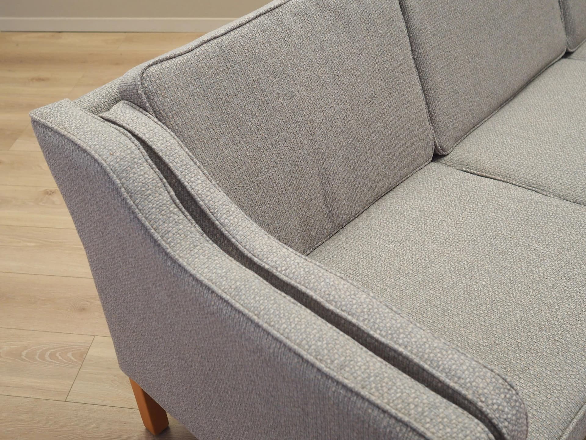 Sofa trzyosobowa, szary, buk, Dania, lata 70. - 36220