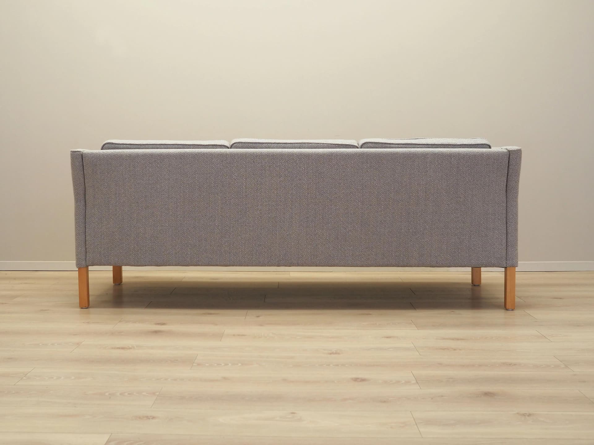 Sofa trzyosobowa, szary, buk, Dania, lata 70. - 36215