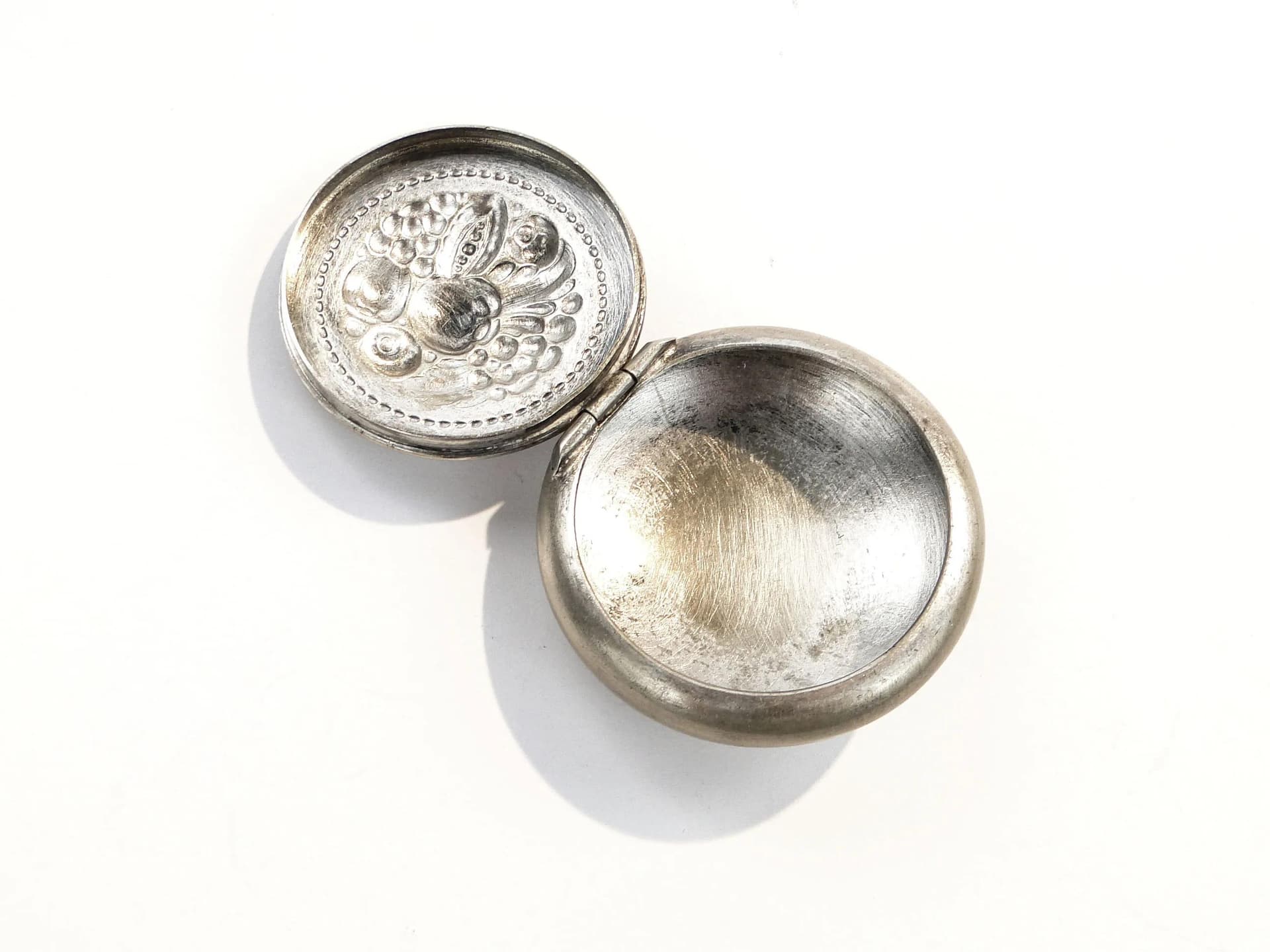 Tabakiera Art Nouveau, srebrny mosiądz, Austria, lata 20. - 36371