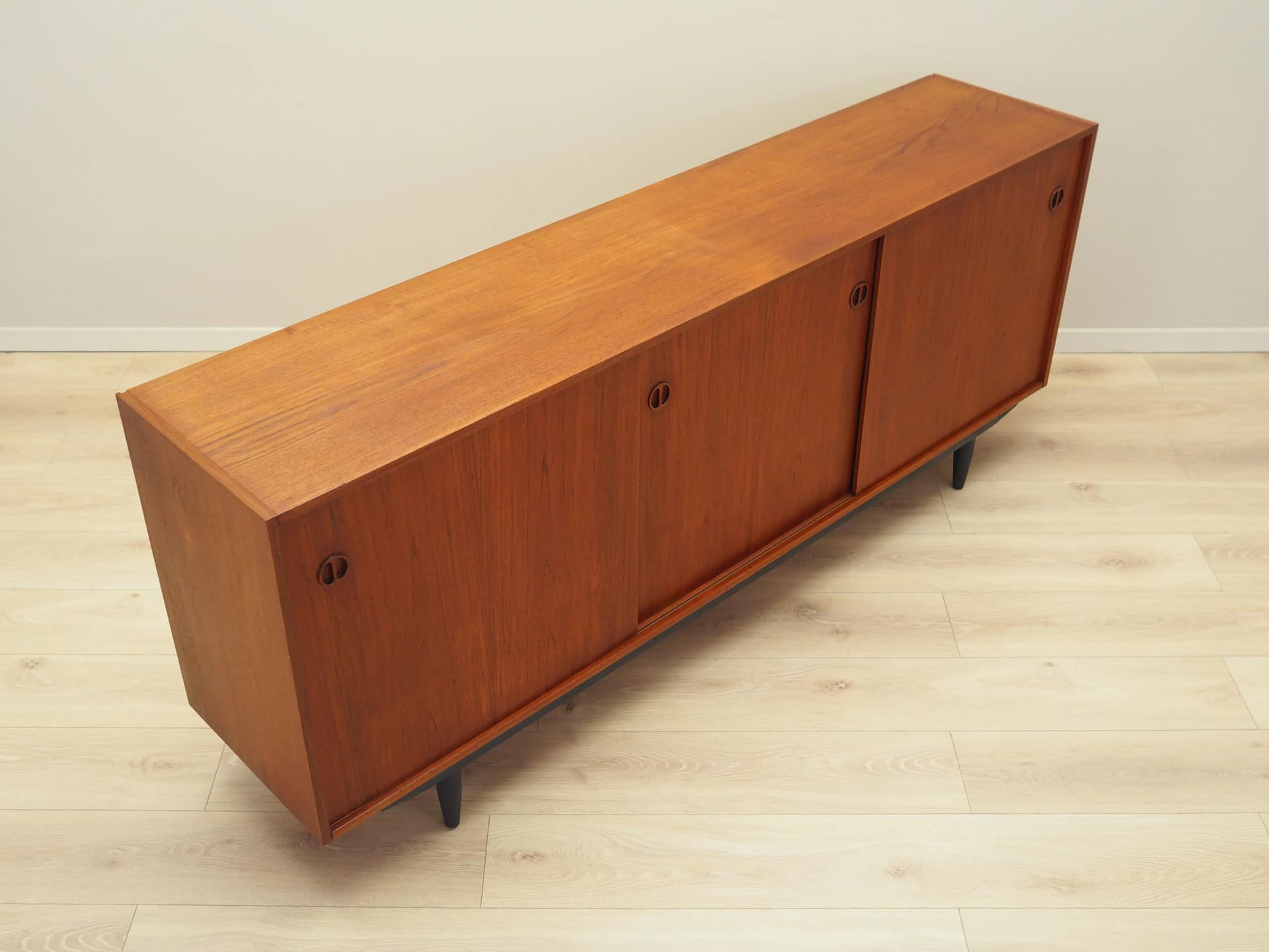 Sideboard, teak pomarańczowy, Dania, lata 70. - 36400
