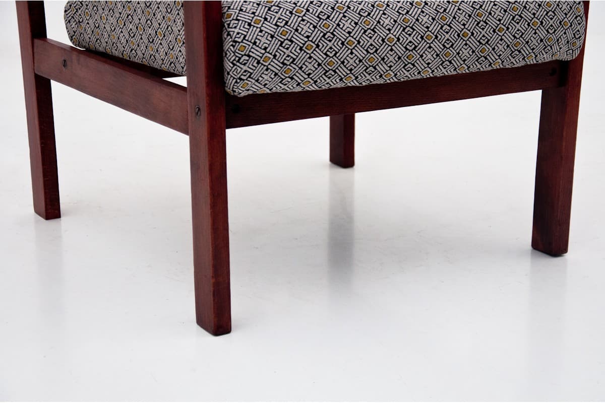 Brązowy fotel minimalistyczny, Polska, lata 60. - 46187