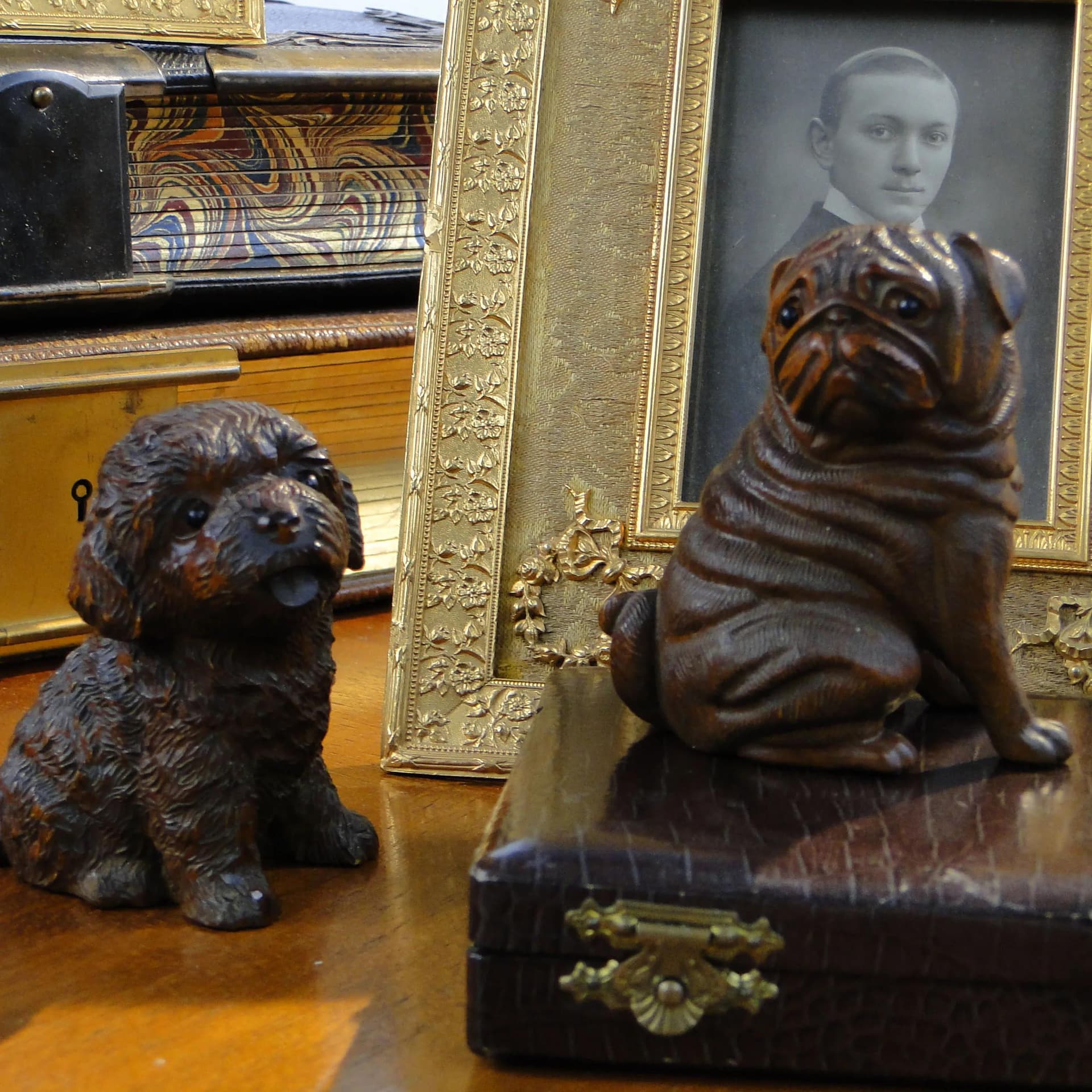 Rzeźba kameralna szczeniaka, bukszpan japoński ciemnobrązowy, Japonia, początek XX w. - 36488