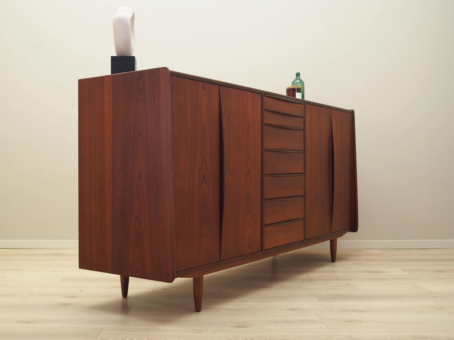 Sideboard, teak pomarańczowy, Dania, lata 70. - 36581