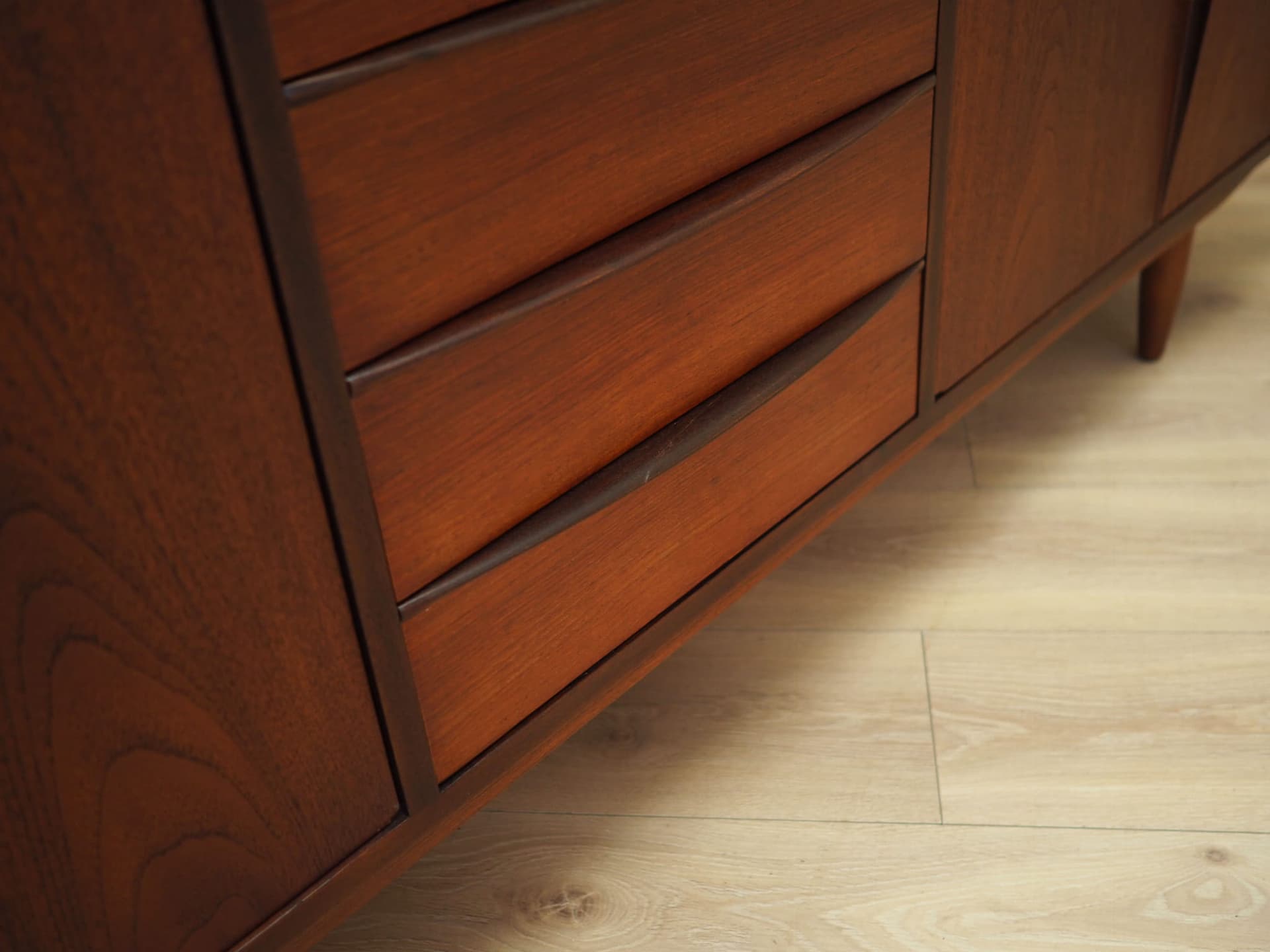 Sideboard, teak pomarańczowy, Dania, lata 70. - 57737