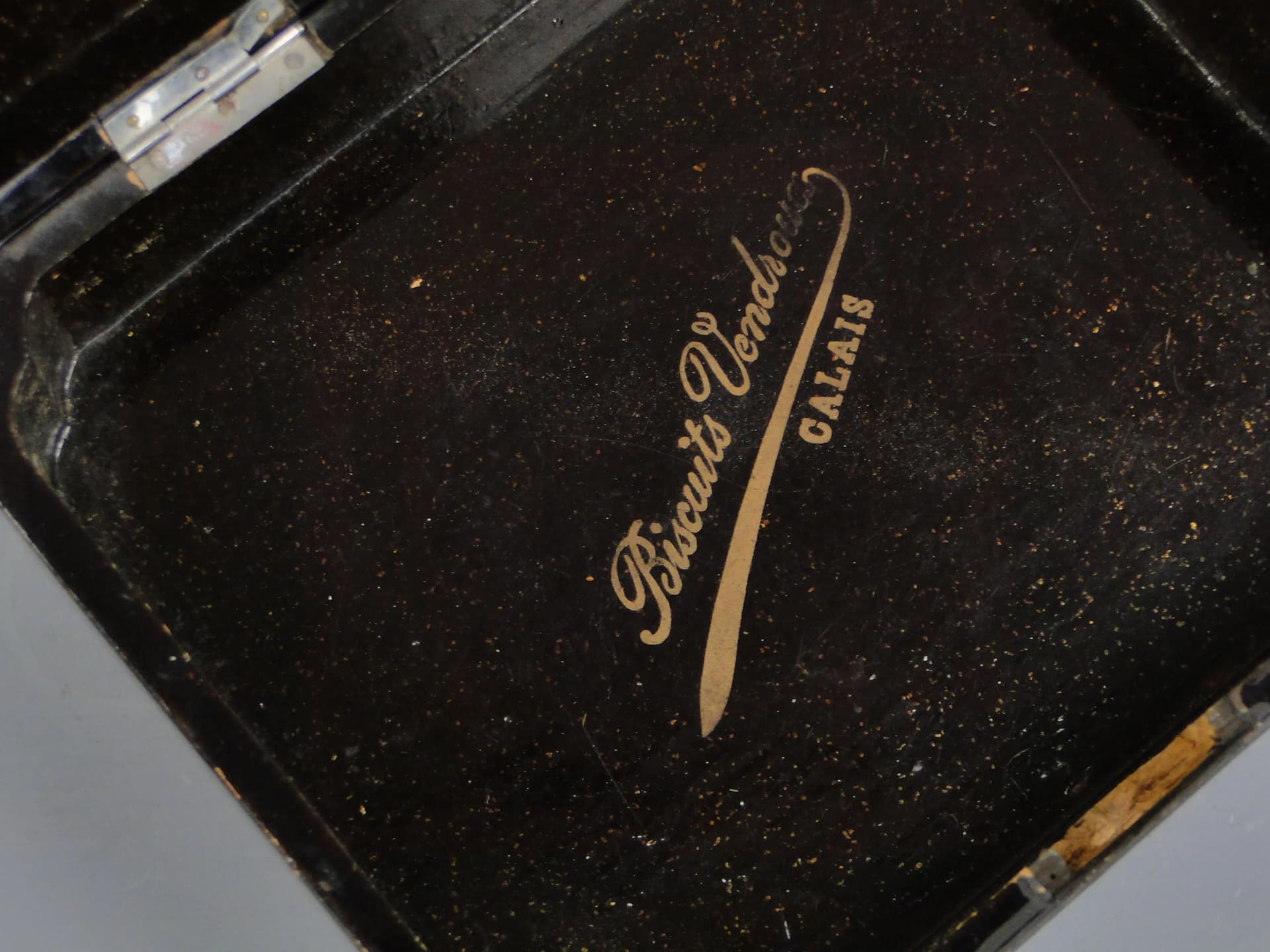 Lacquer box, black wood, Japan, early 20th c. - 36893