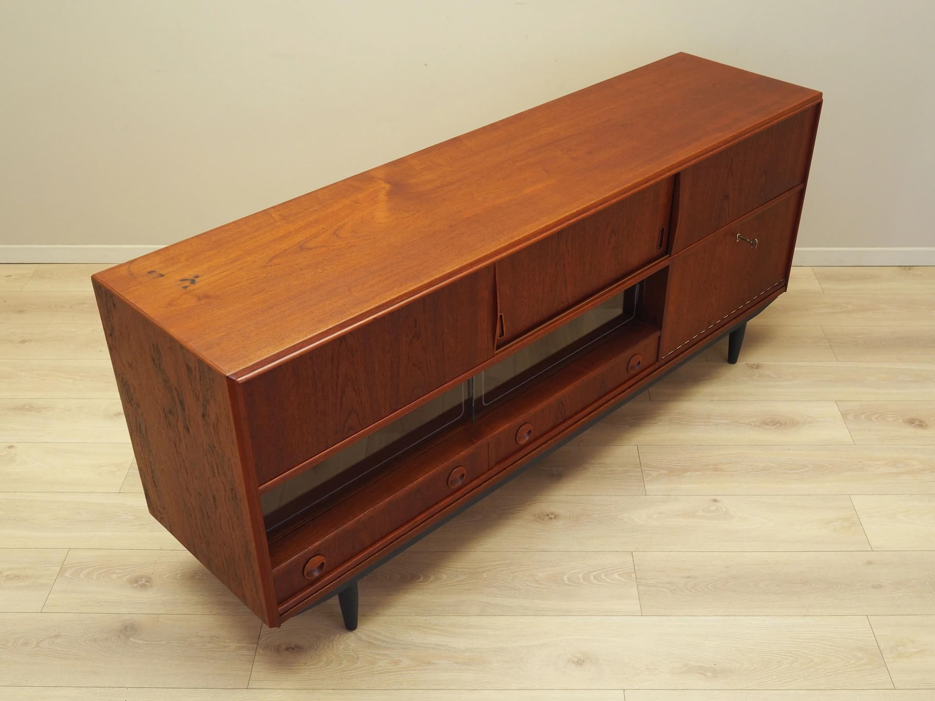 Sideboard, teak pomarańczowy, Dania, lata 70. - 36941