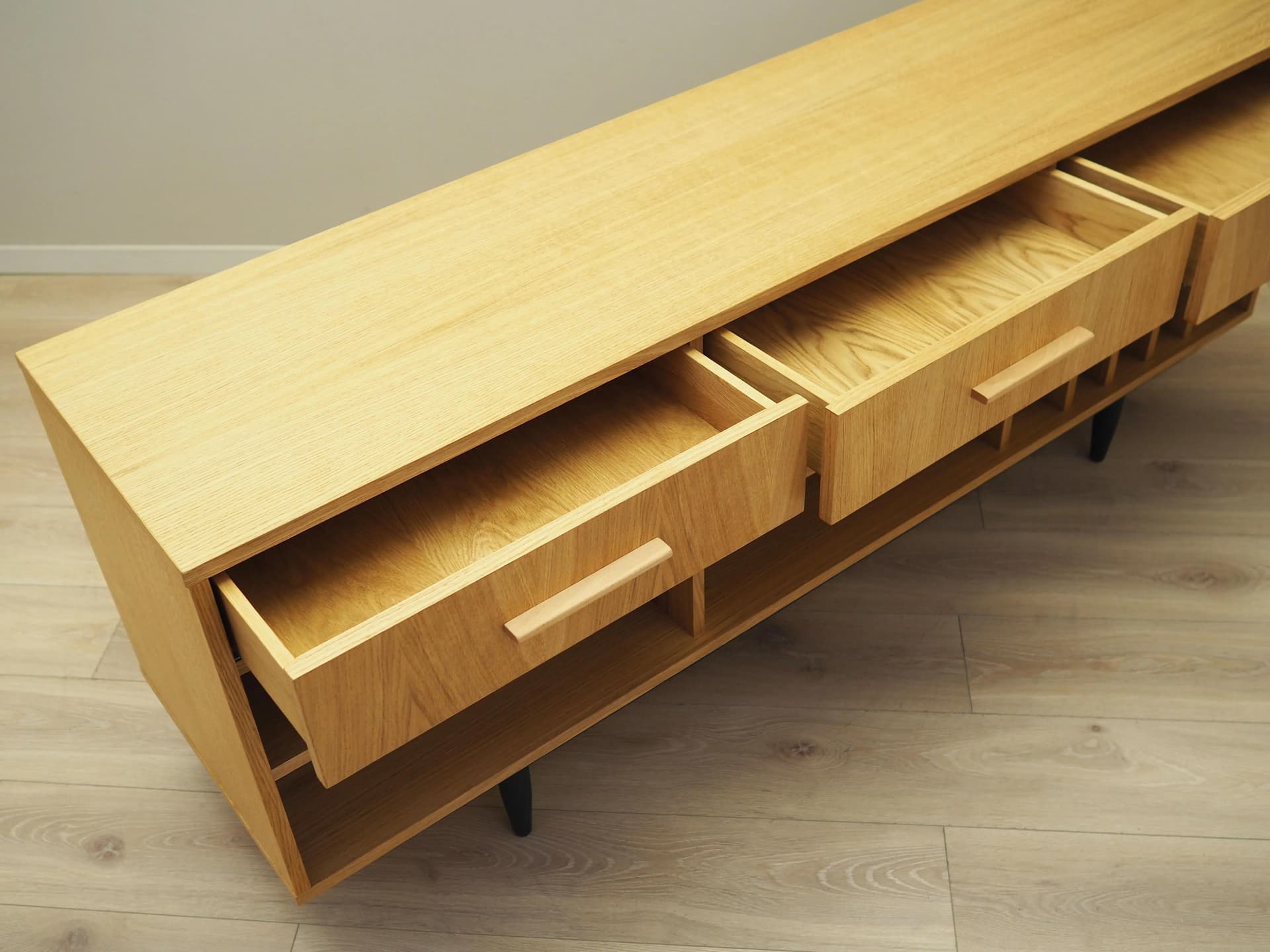 Sideboard skandynawski, dąb żółty, Polska, lata 60. - 36933