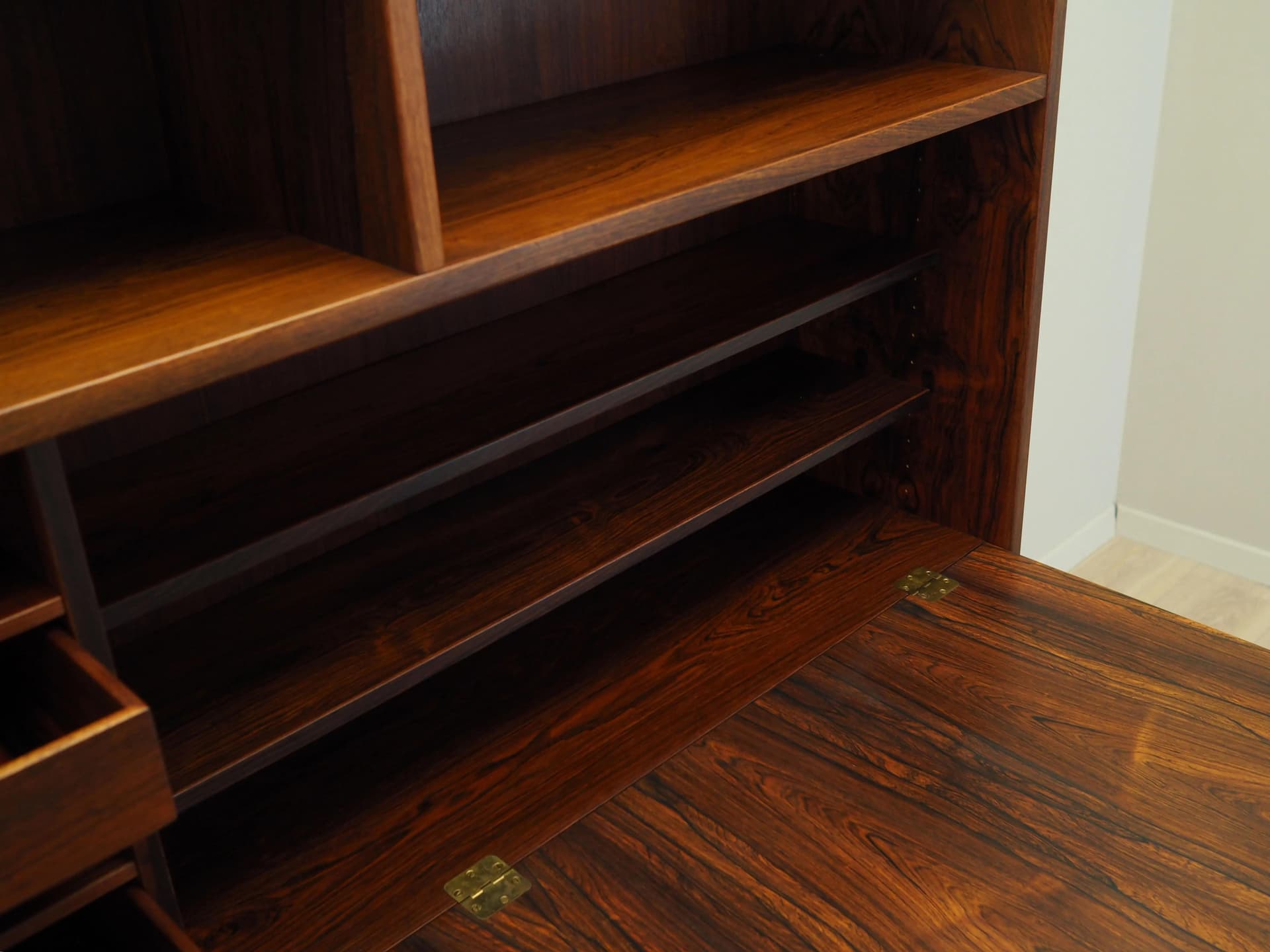 Bookcase, rosewood dark brown, by C. Jensen, for Hundevad, Denmark, 1970s. - 37158