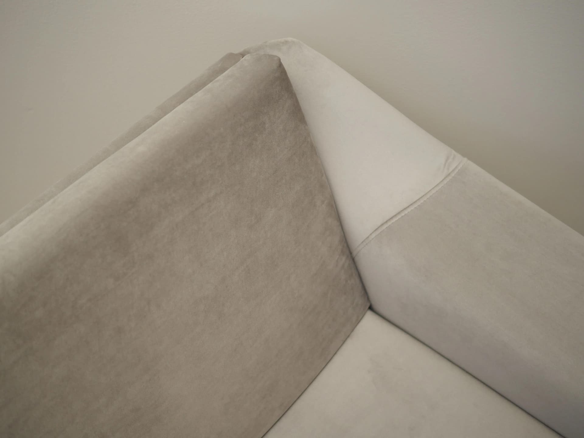 Sofa, velvet szary, buk, Dania, lata 80. - 37147