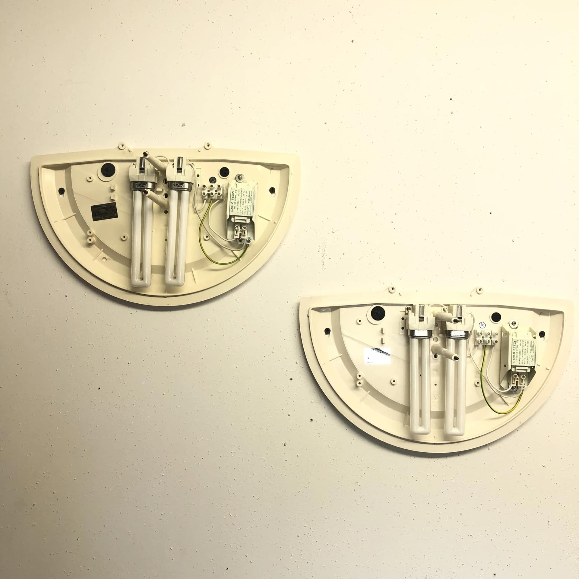 Pair of wall sconces, Prisma, grey glass, Italy, 1990s. - 37388