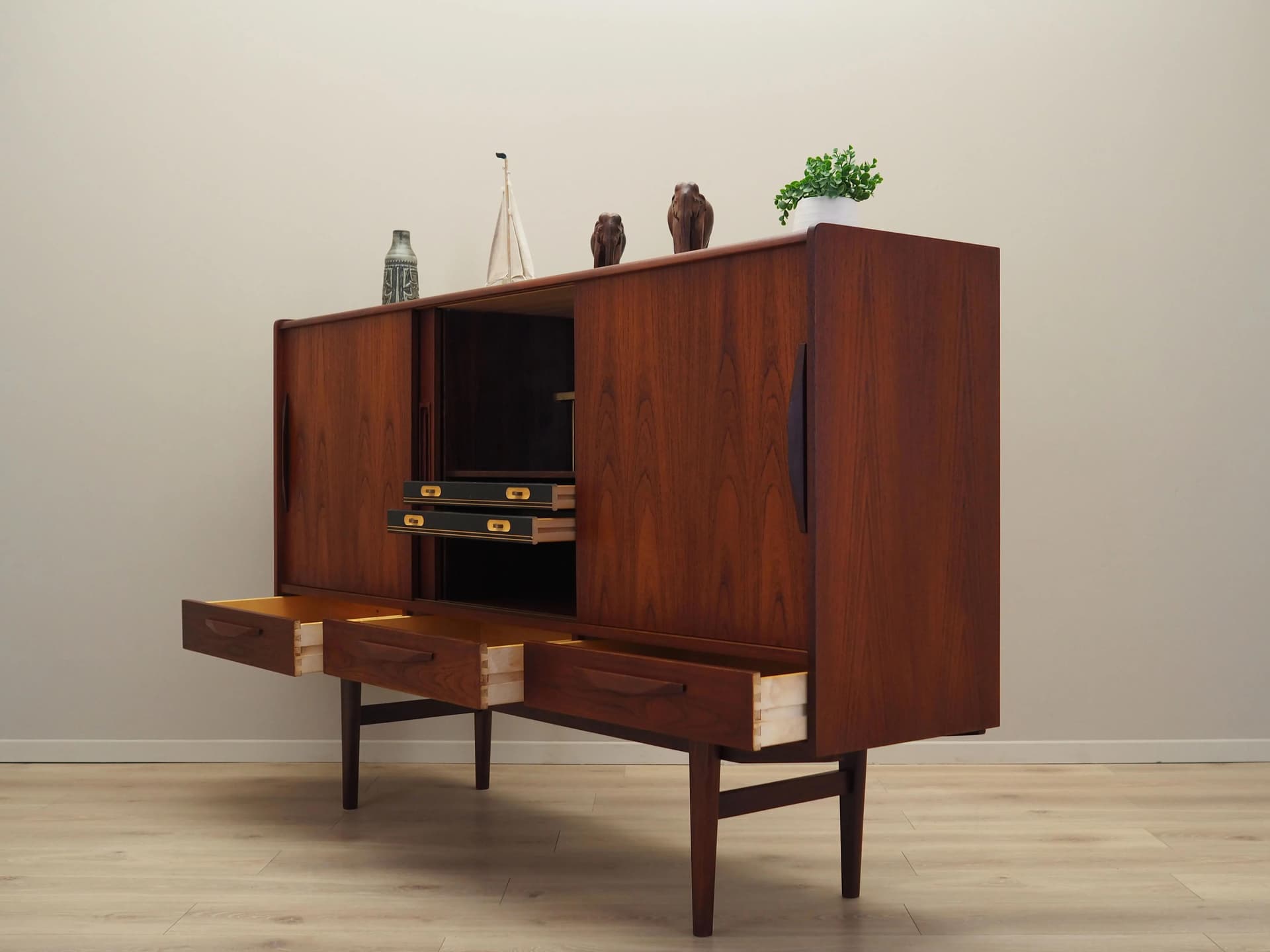 Highboard, teak, brązowy ciemny, Dania, lata 70. - 37285